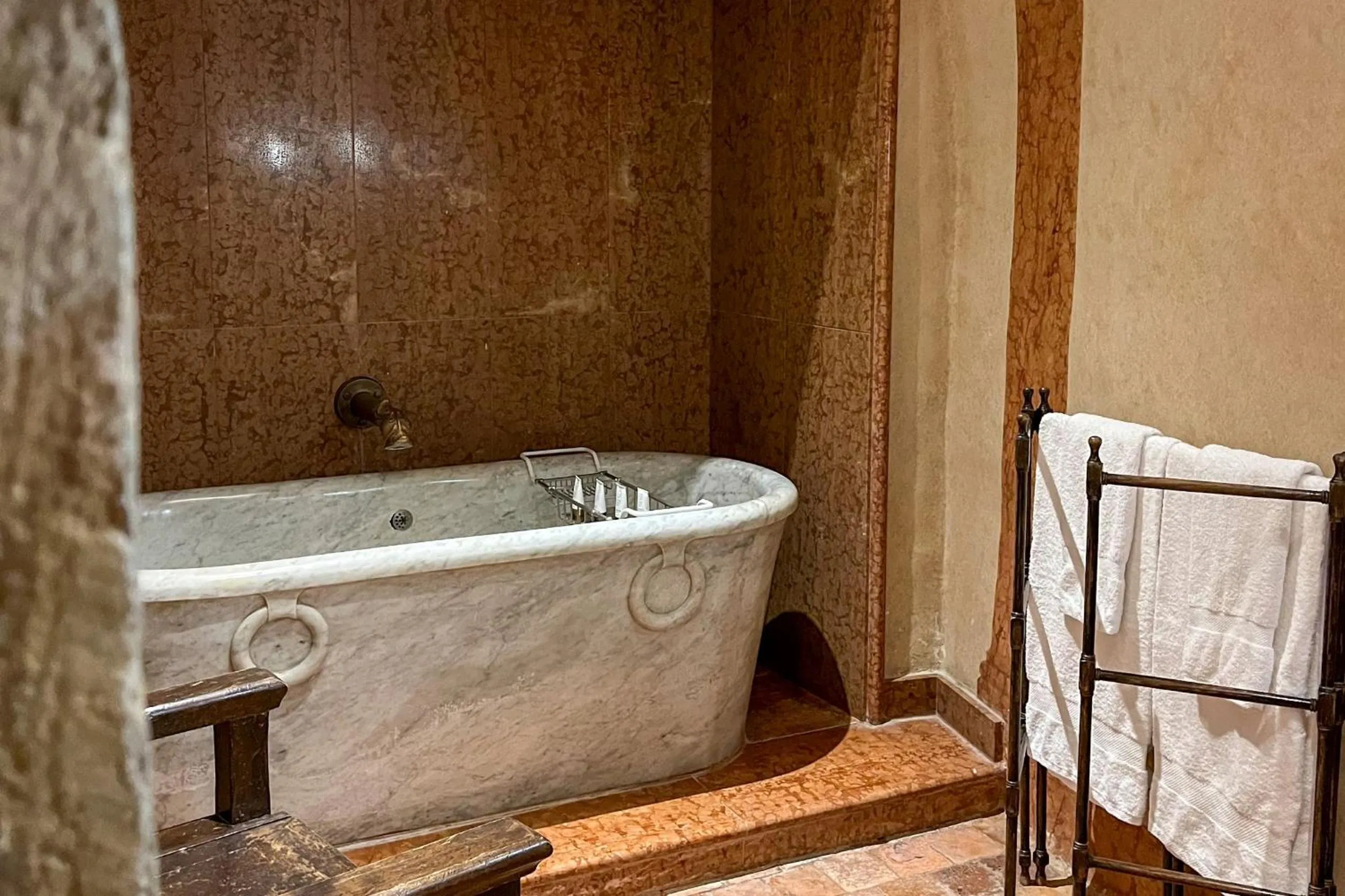 Bath in Château de Bagnols