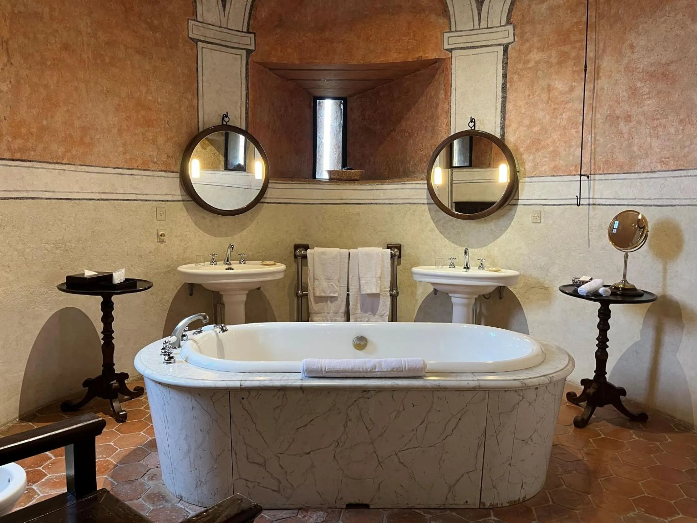 Bath in Château de Bagnols