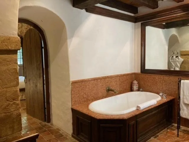 Bathroom in Château de Bagnols