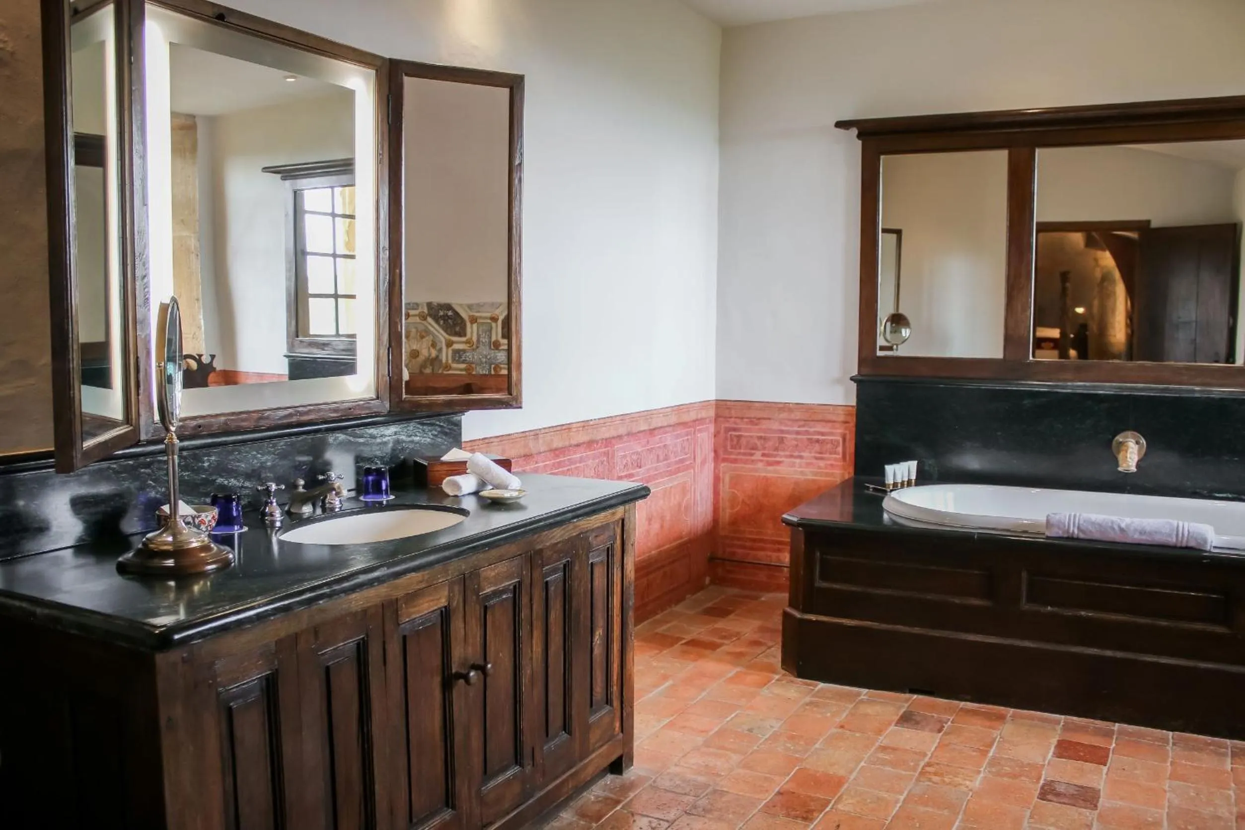 Bath in Château de Bagnols