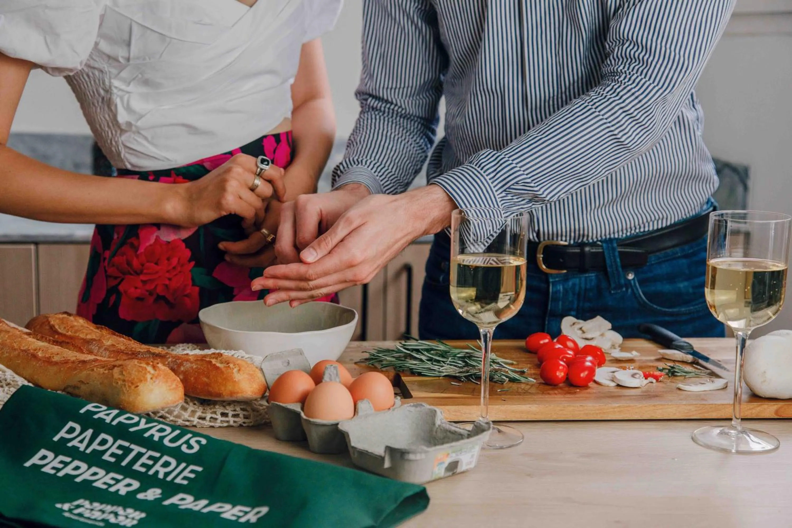 Kitchen or kitchenette in PEPPER & PAPER Apartments