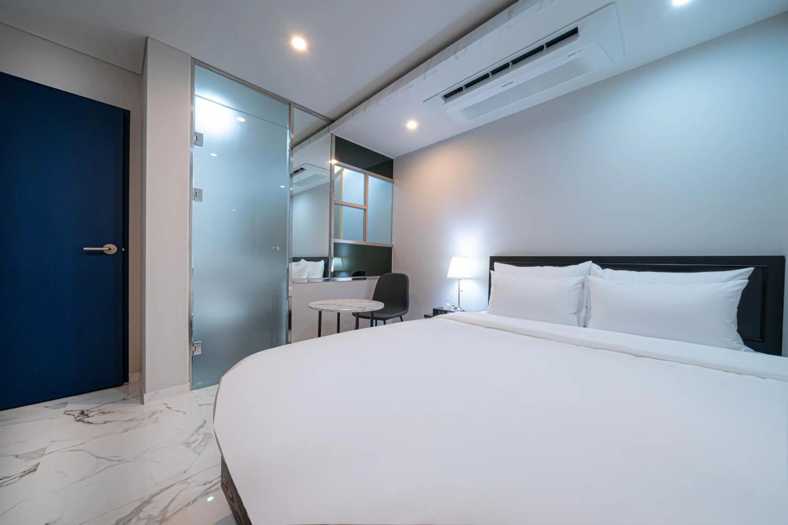 Bedroom, Bed in Gwangan Stay Hotel