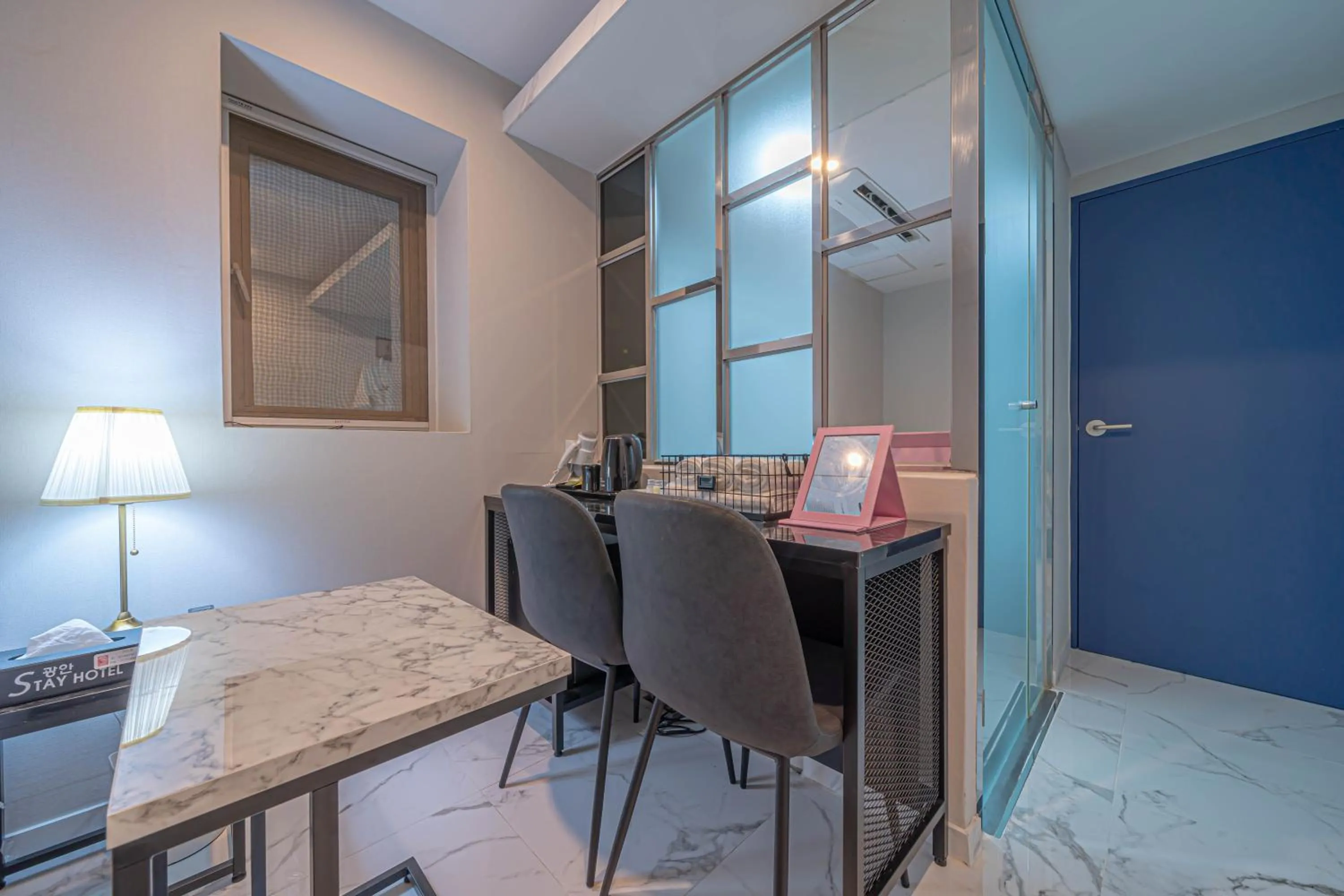 Seating area in Gwangan Stay Hotel