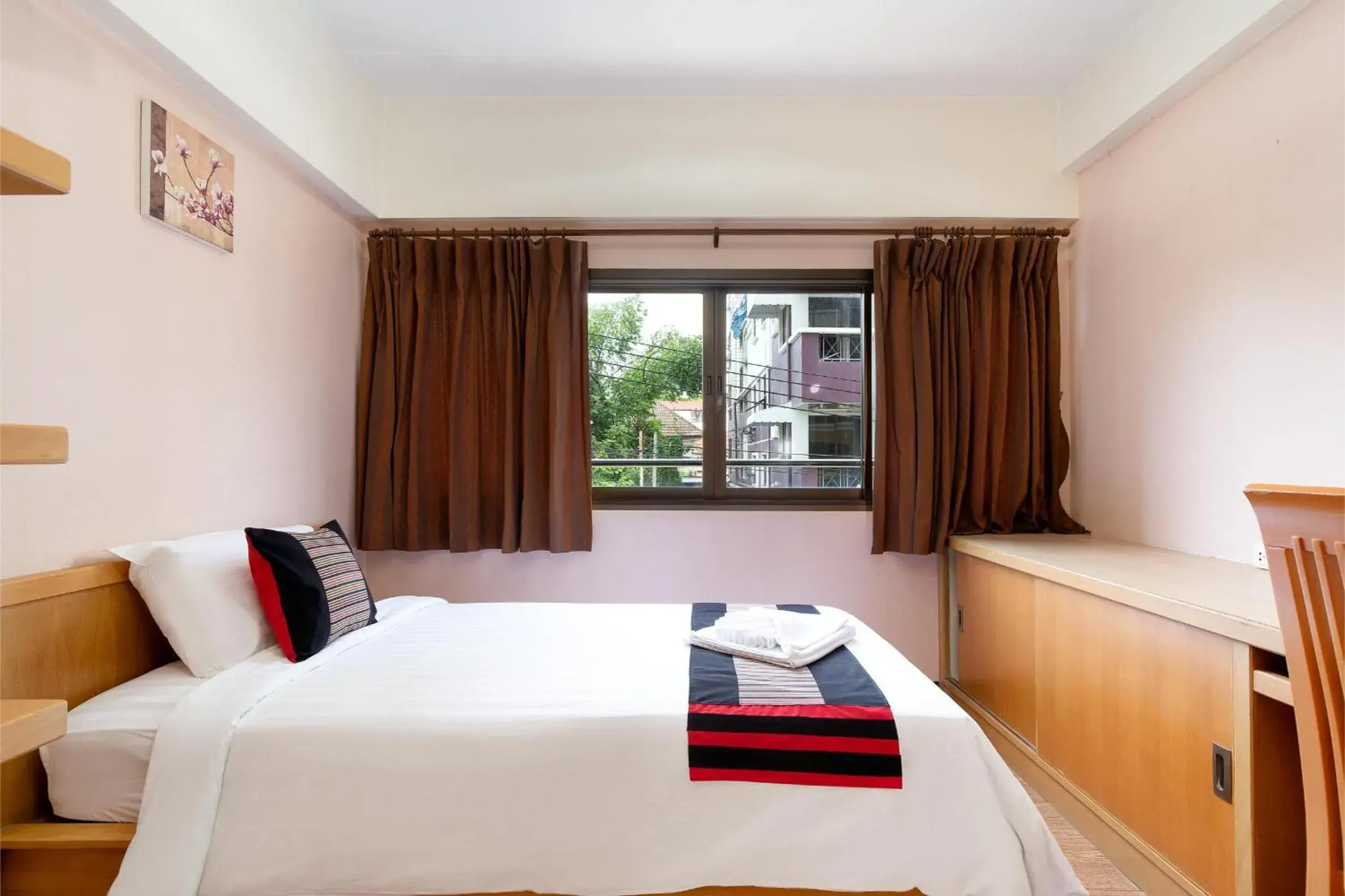 Deluxe Triple Room in P-Park Hotel Bangkok Deluxe Triple Room in P-Park Hotel Bangkok