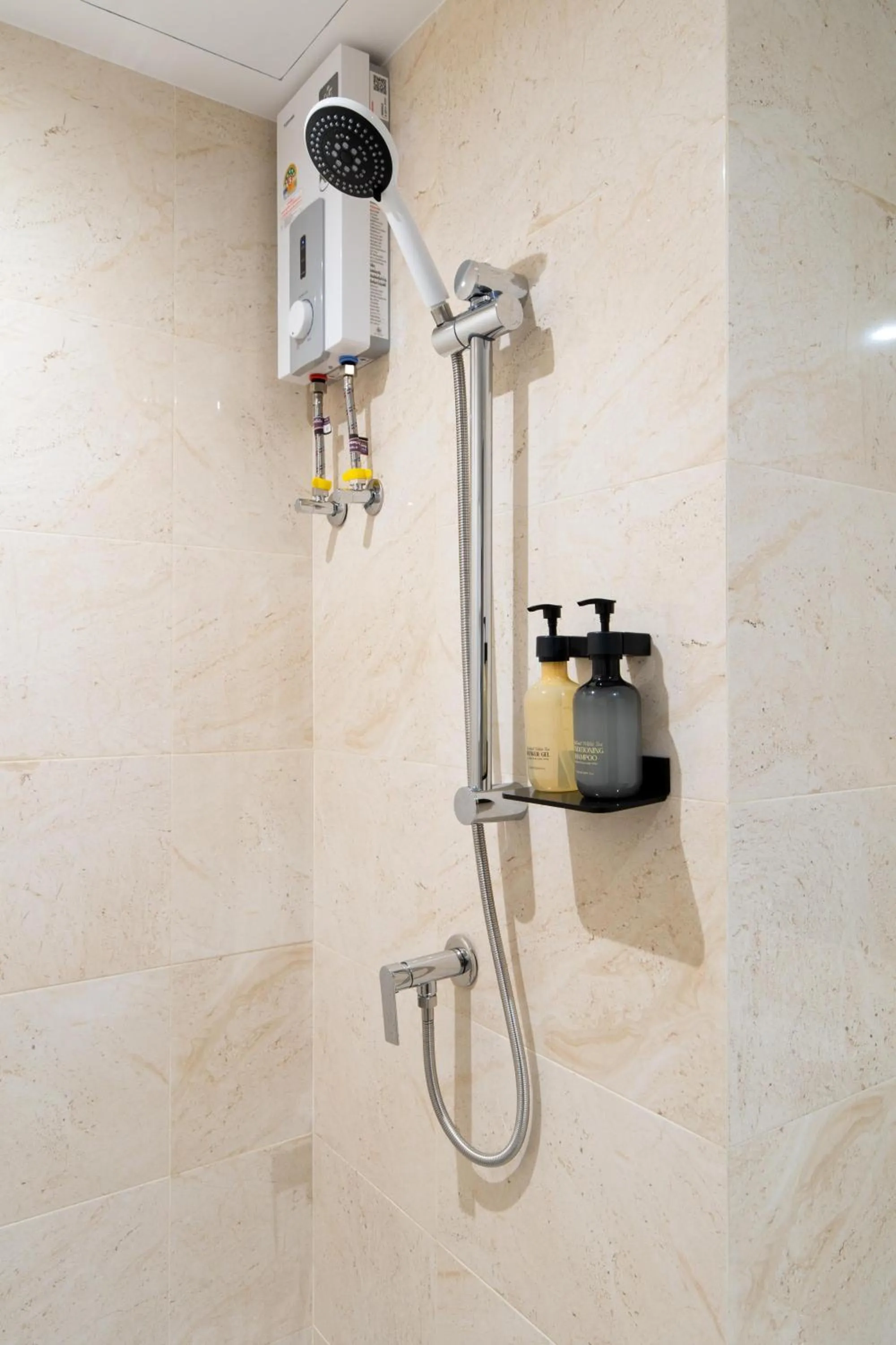 Shower in P-Park Hotel Bangkok