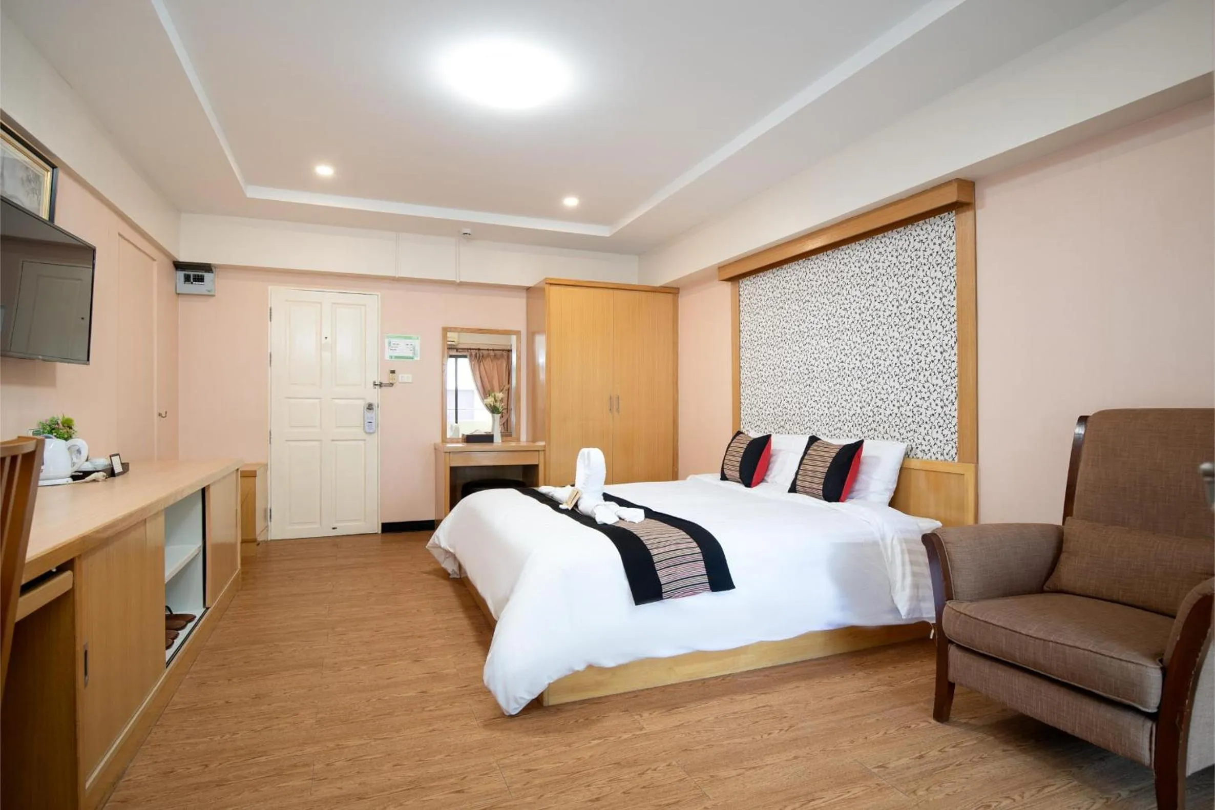 Bed in P-Park Hotel Bangkok