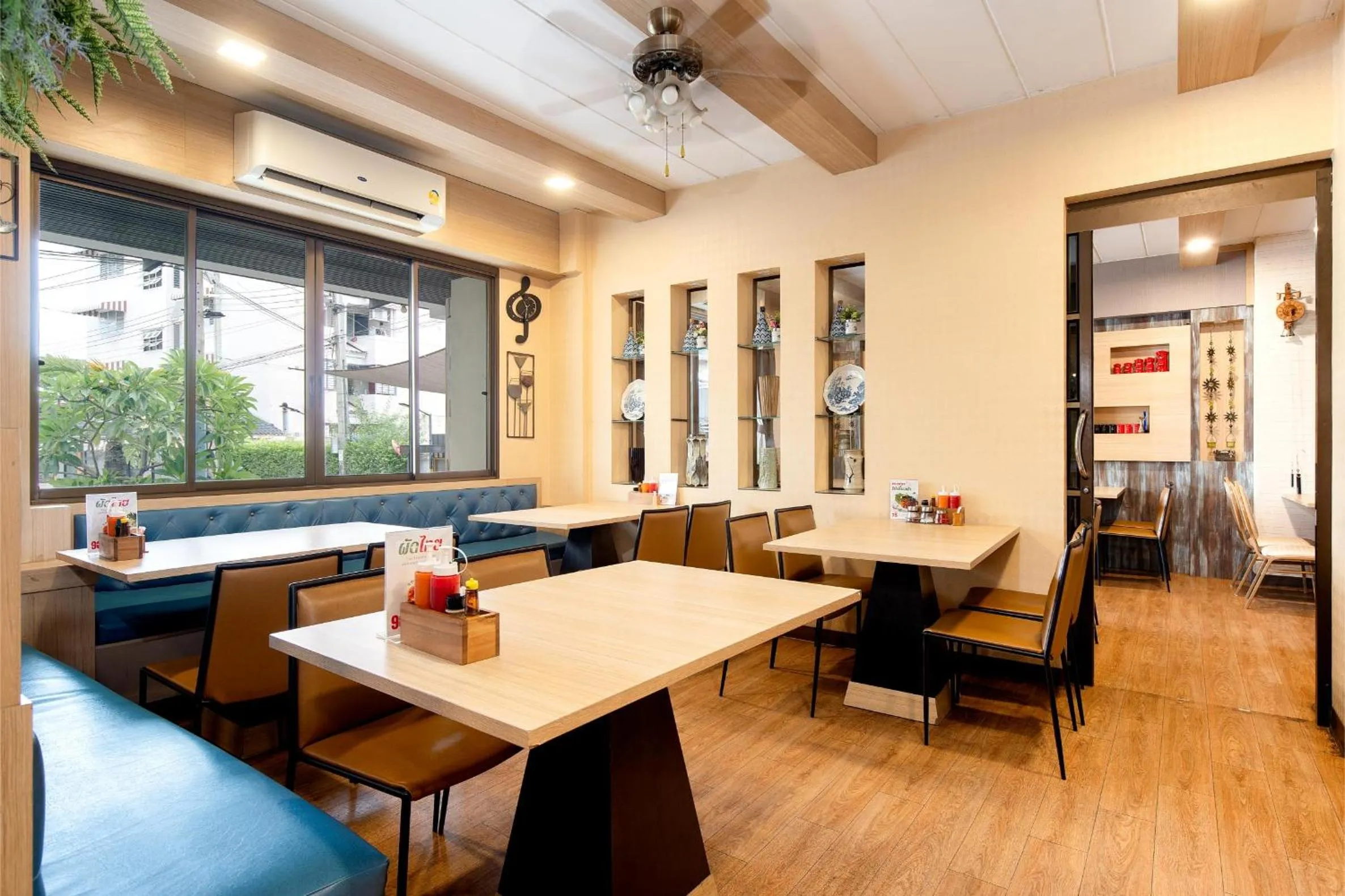 Restaurant/places to eat in P-Park Hotel Bangkok