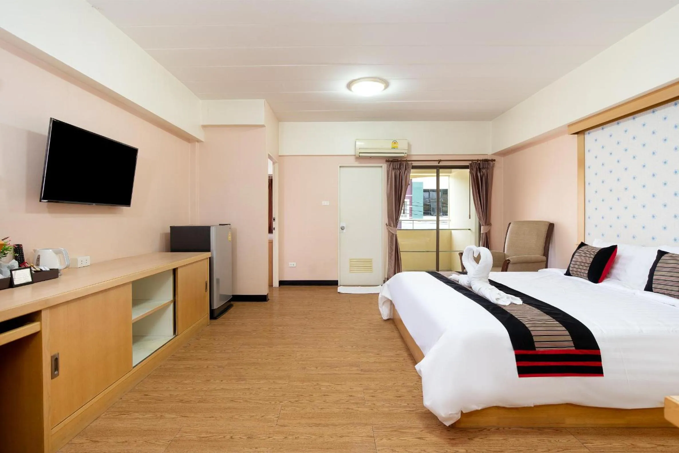 Bed in P-Park Hotel Bangkok