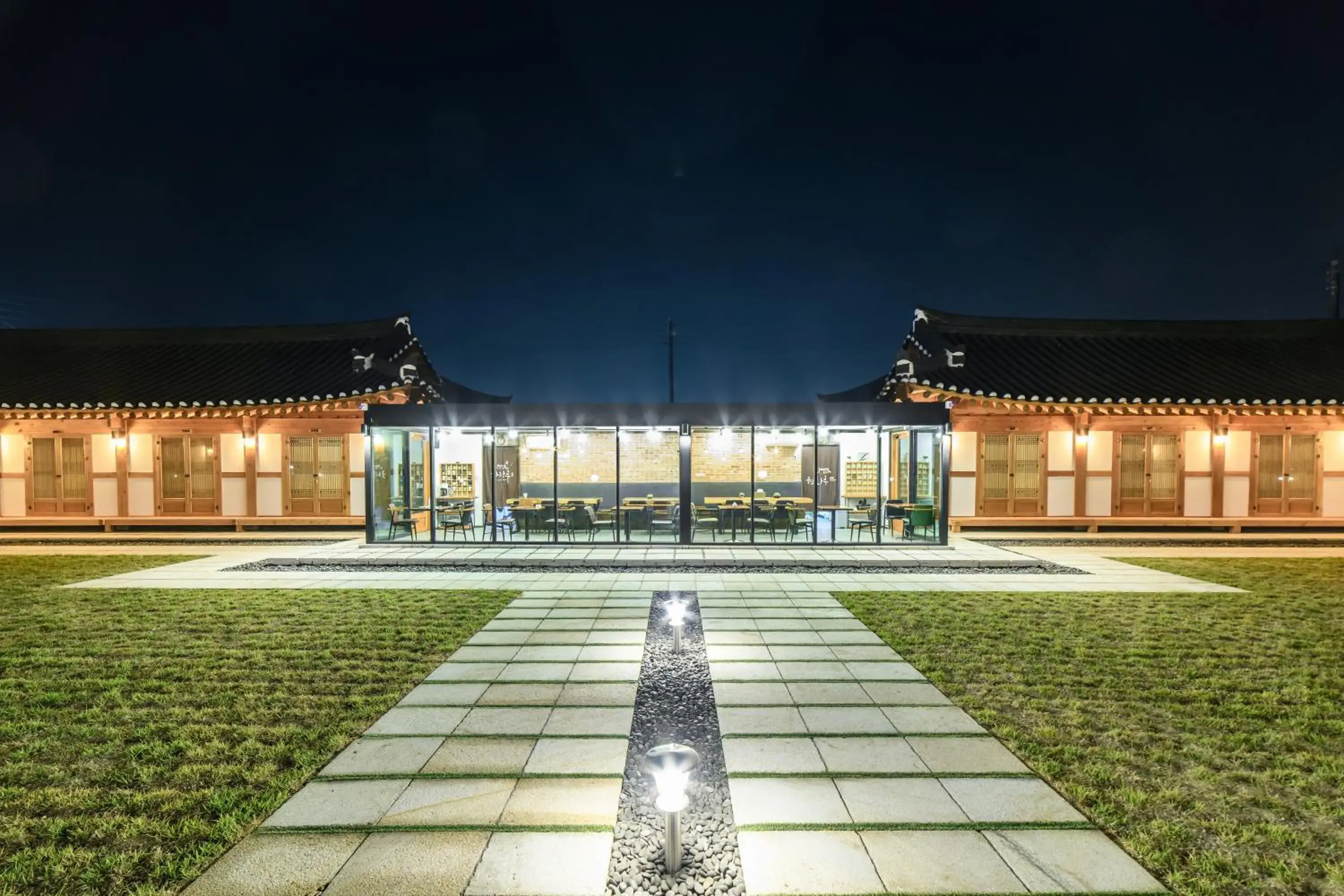 Family Room with Private Bathroom in Gyeongju Hwarangroo Family Room with Private Bathroom in Gyeongju Hwarangroo