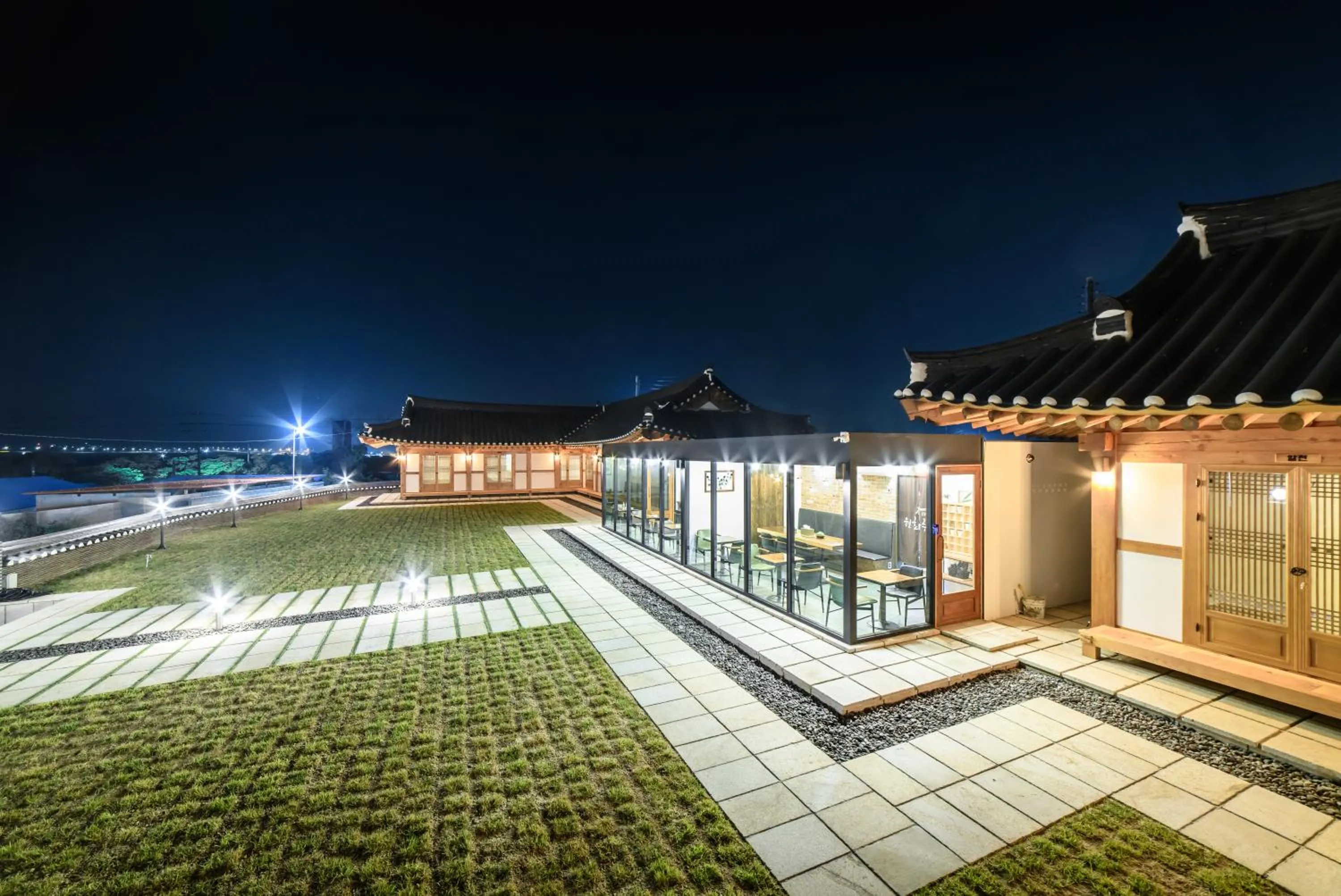 Night in Gyeongju Hwarangroo