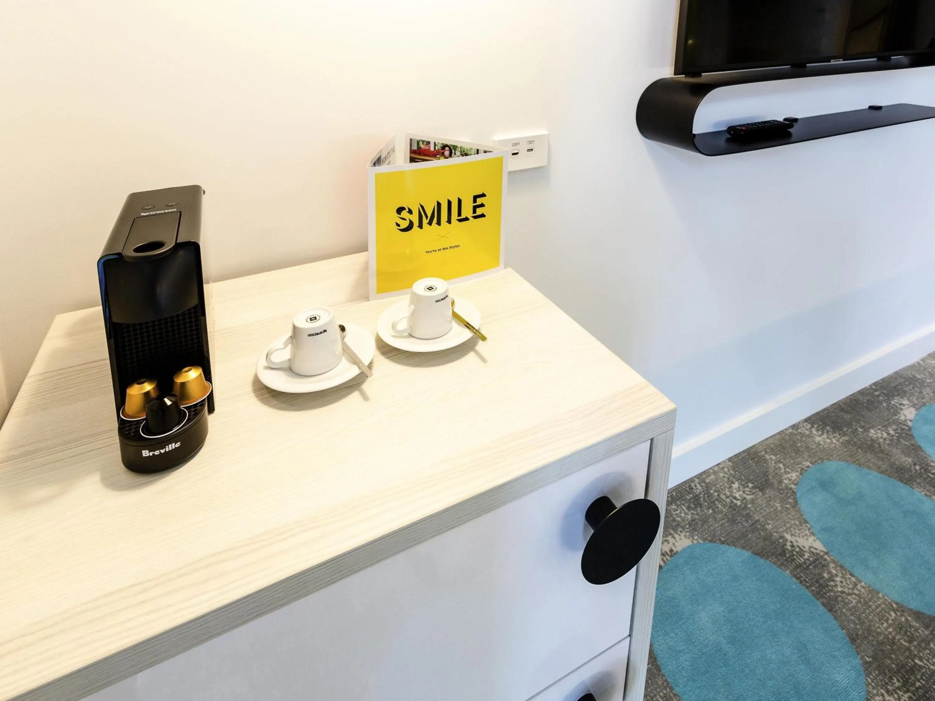 Bedroom in ibis Styles East Perth