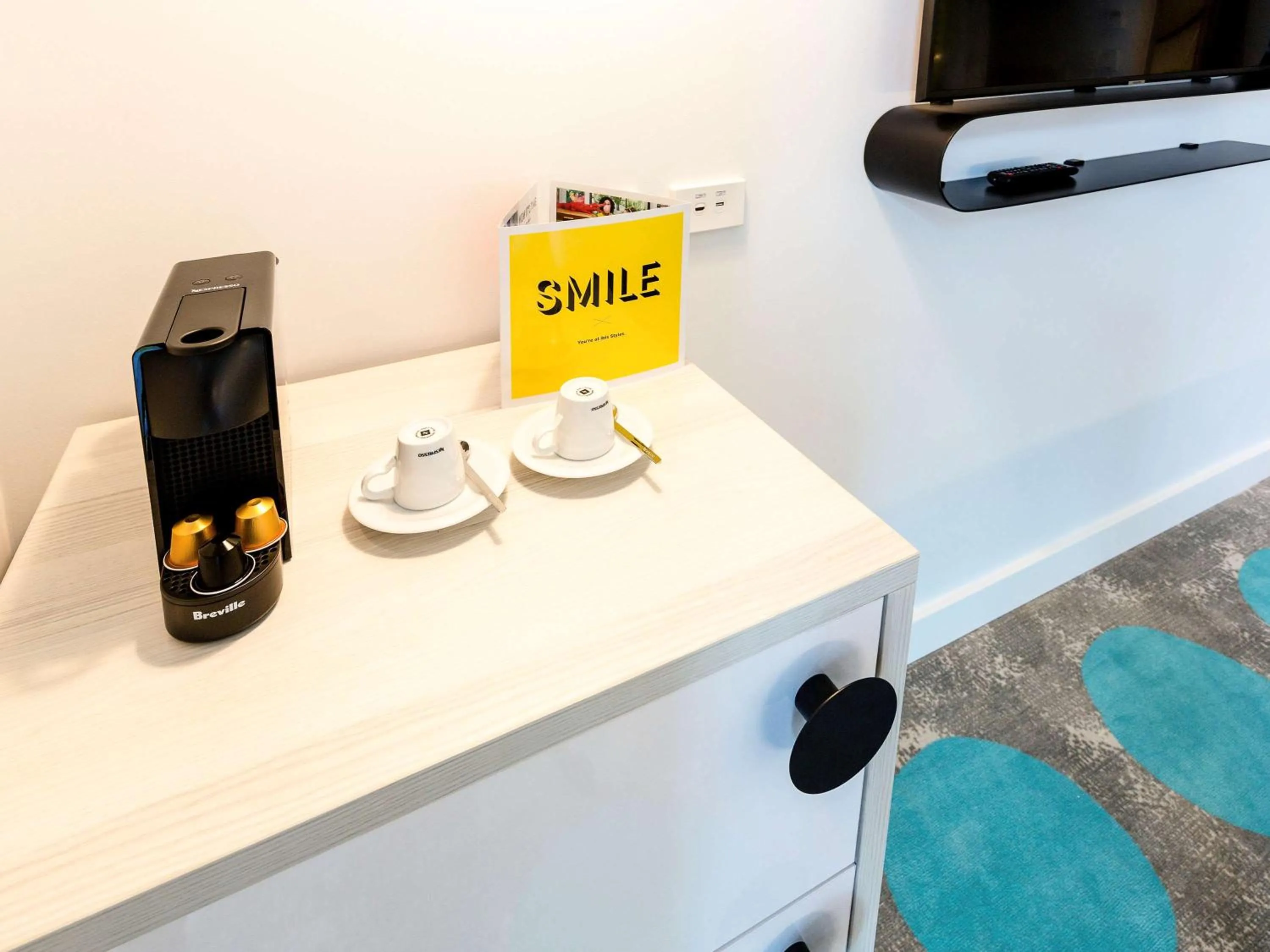 Photo of the whole room in ibis Styles East Perth