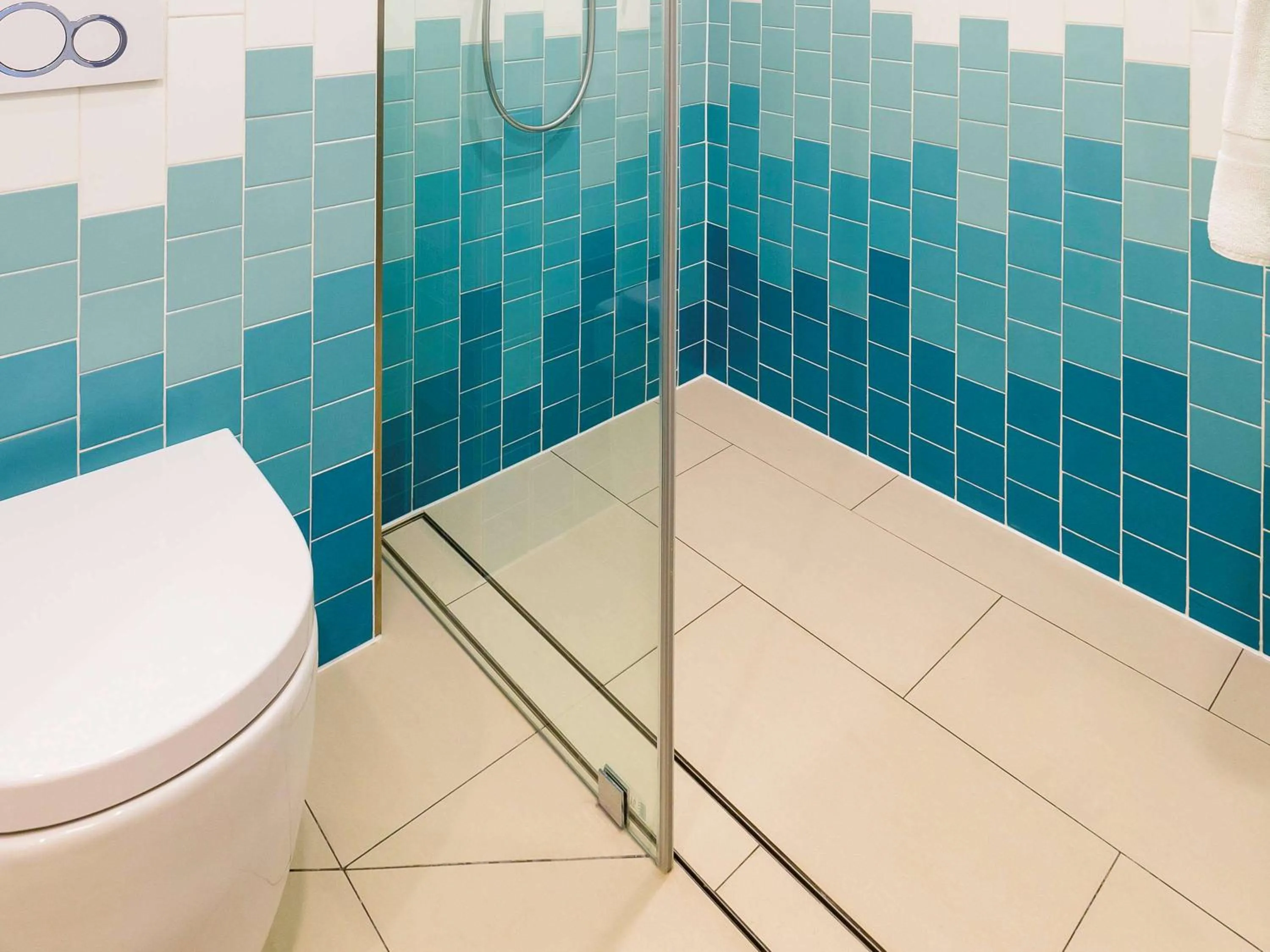 Photo of the whole room in ibis Styles East Perth