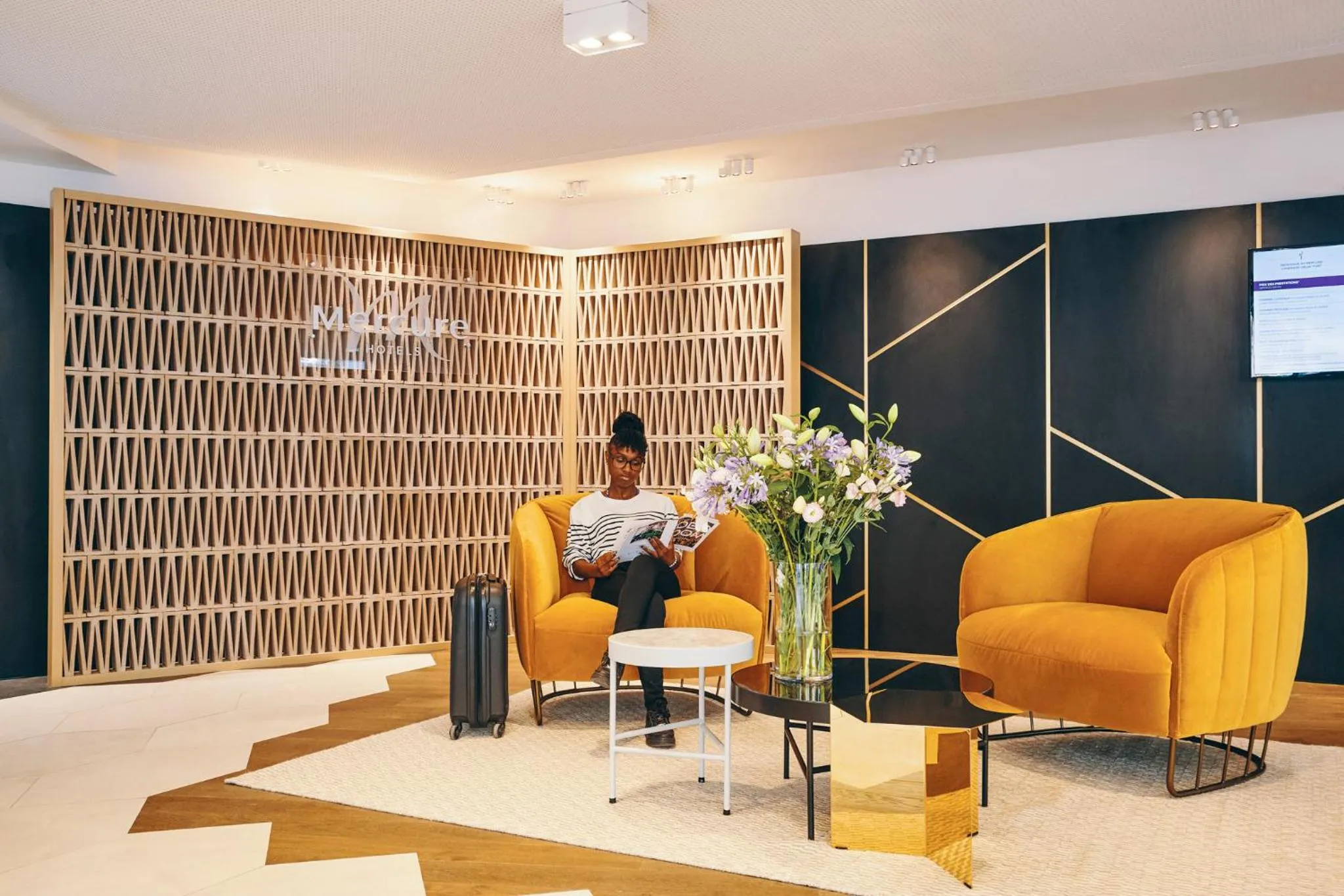 Lobby or reception in Mercure Marseille Canebière Vieux-Port