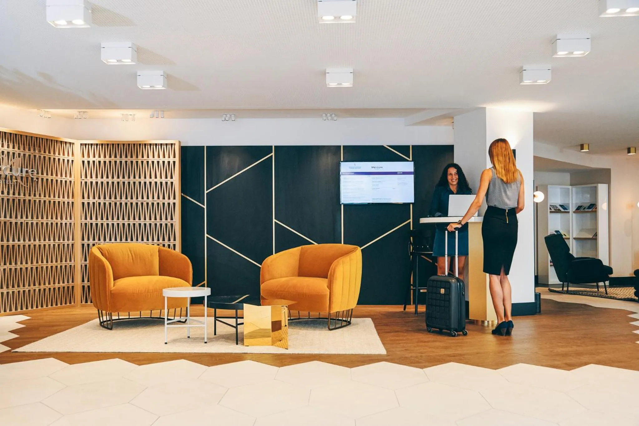 Lobby or reception in Mercure Marseille Canebière Vieux-Port