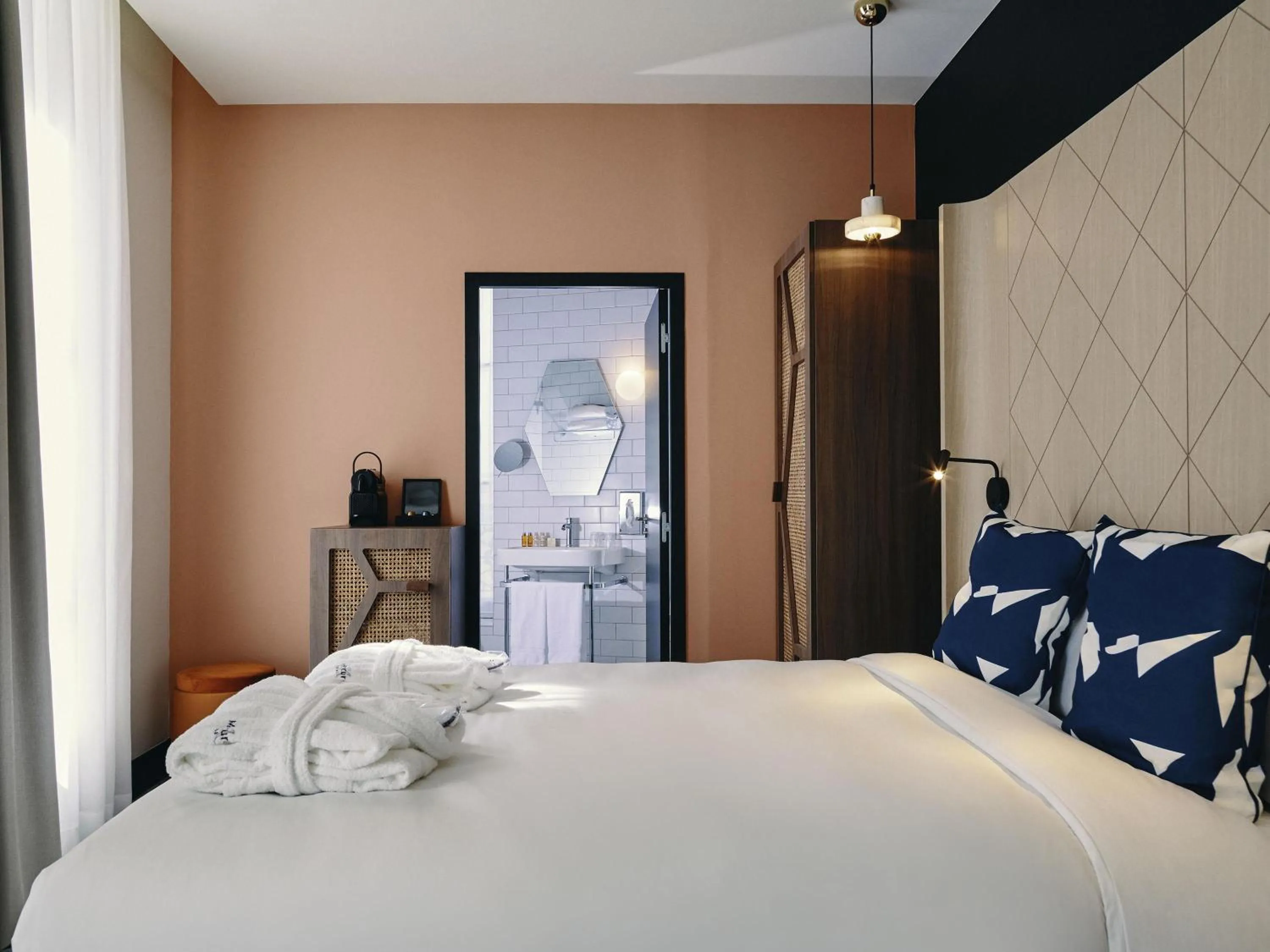 Bedroom, Bed in Mercure Marseille Canebière Vieux-Port