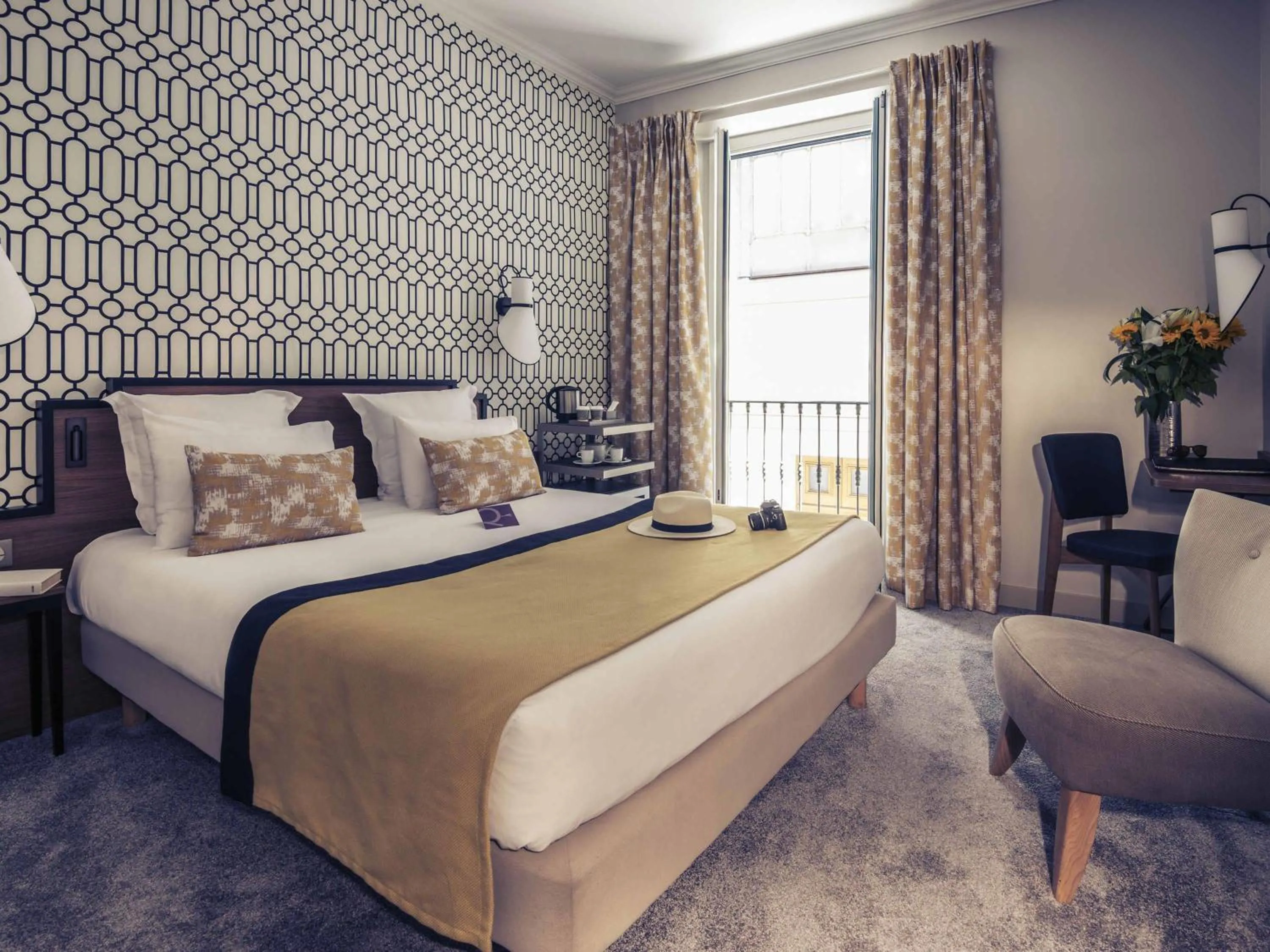 Bedroom, Bed in Mercure Marseille Canebière Vieux-Port