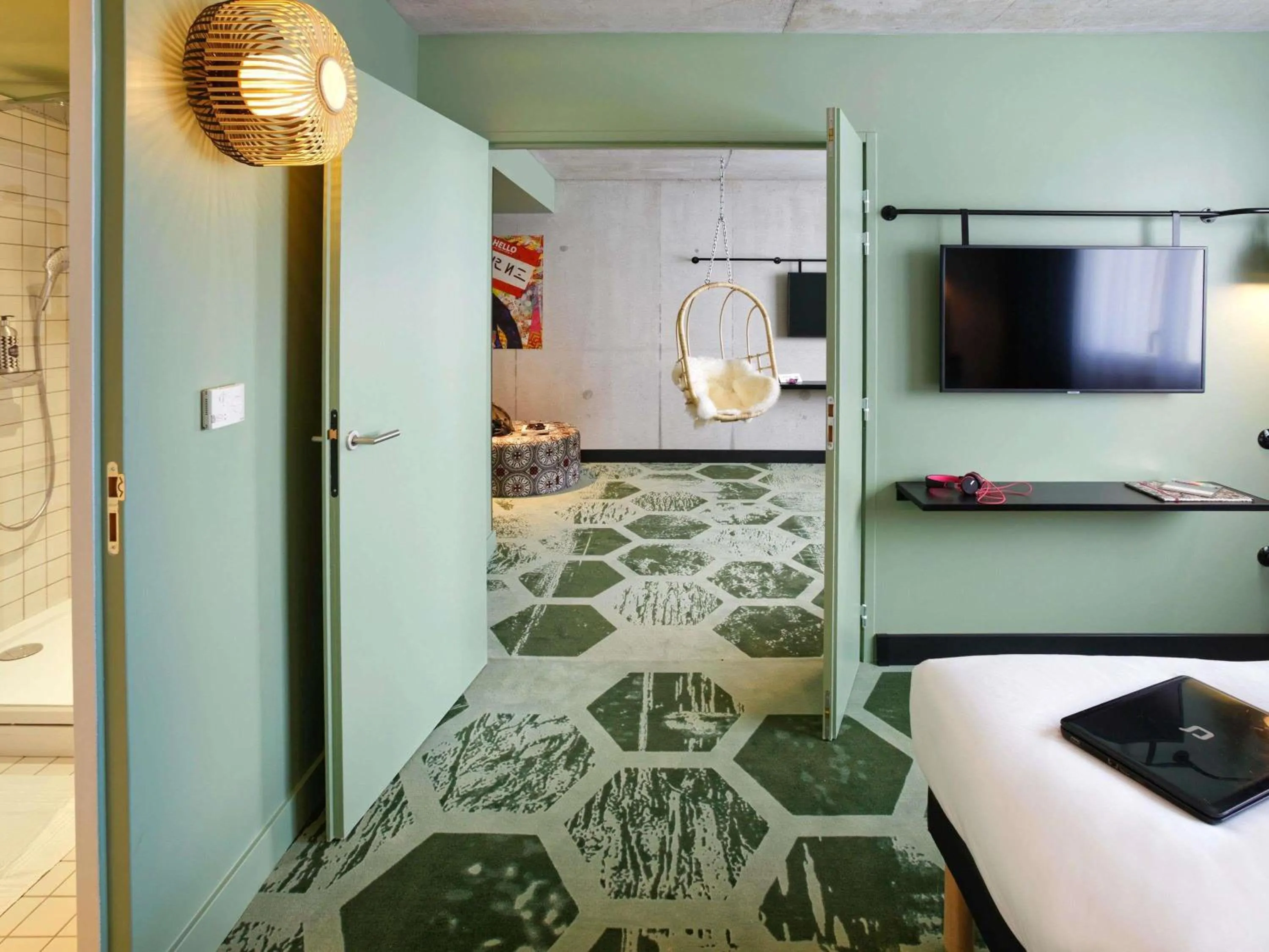 Bedroom, Bed in ibis Styles Amiens Centre