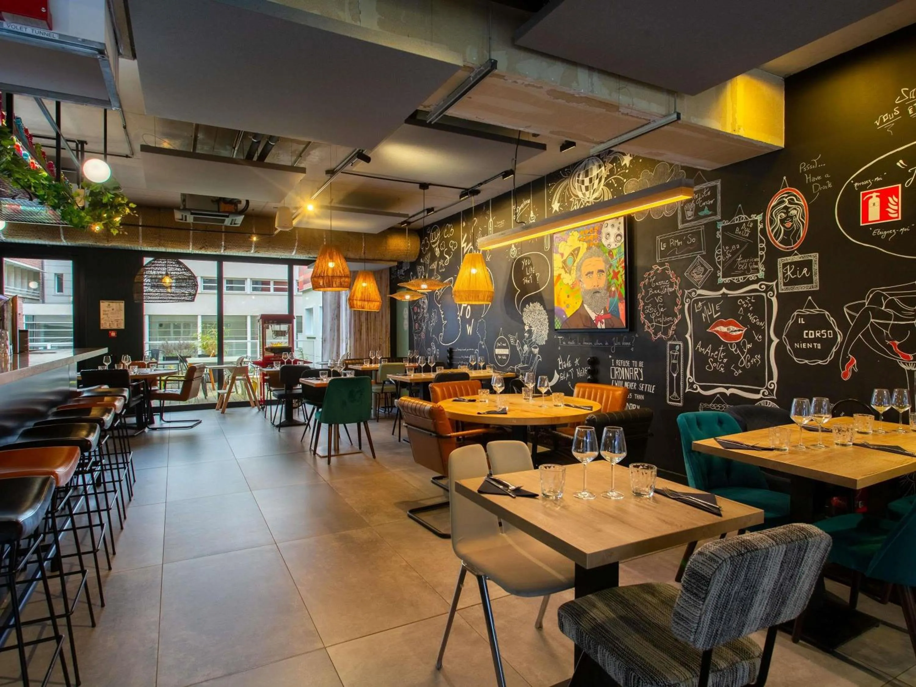 Lounge or bar in ibis Styles Amiens Centre