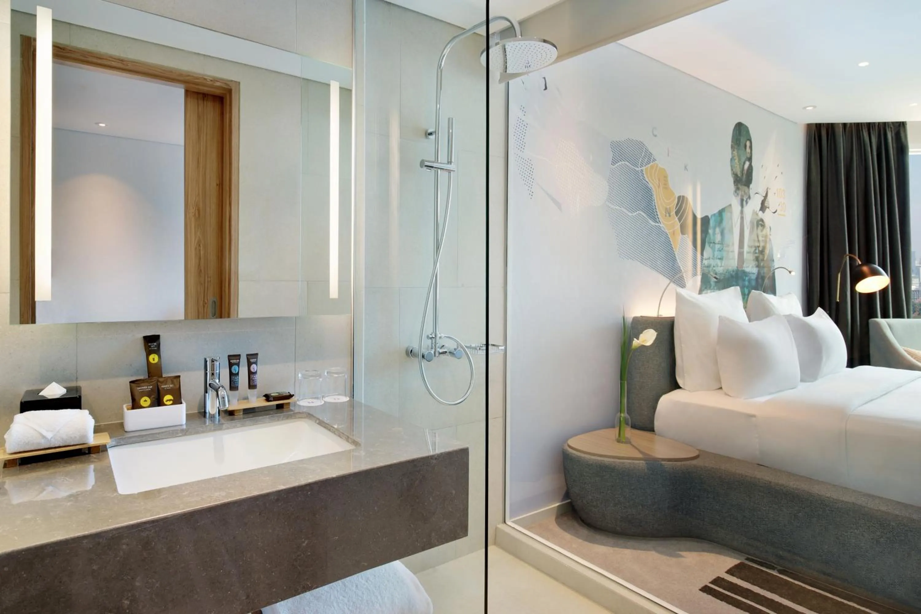 Shower, Bed in Novotel Jakarta Cikini