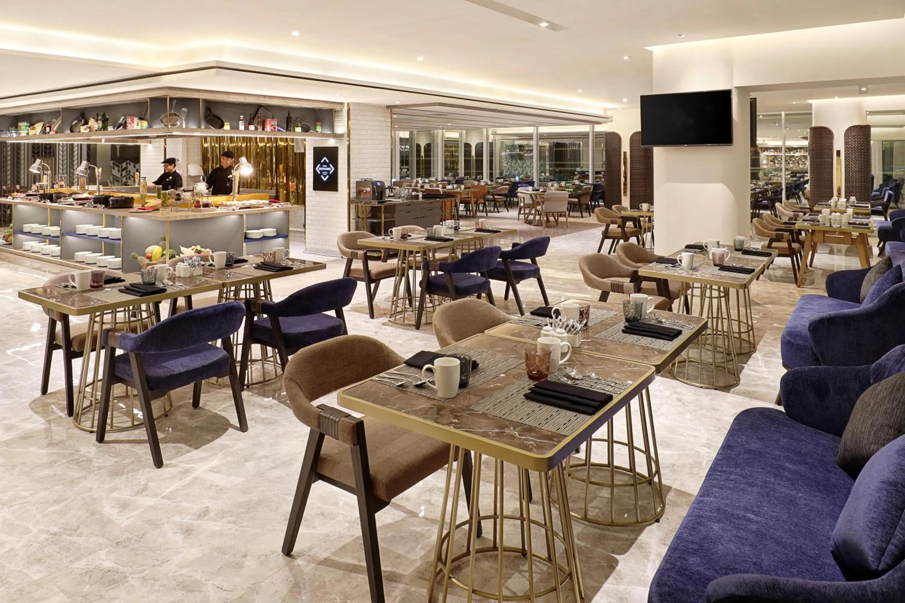 Restaurant/places to eat in Novotel Jakarta Cikini