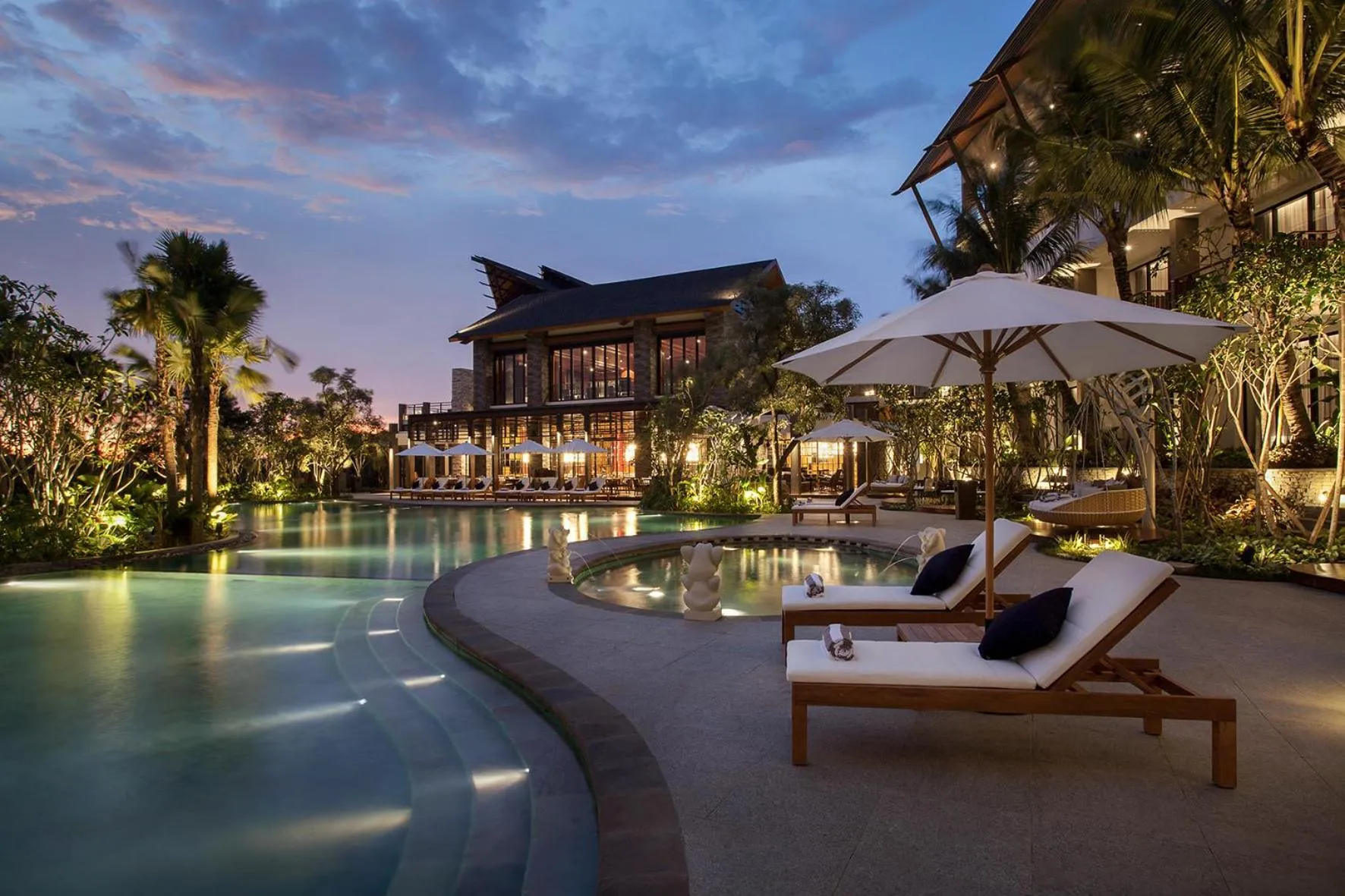 Swimming pool in Pullman Ciawi Vimala Hills Resort