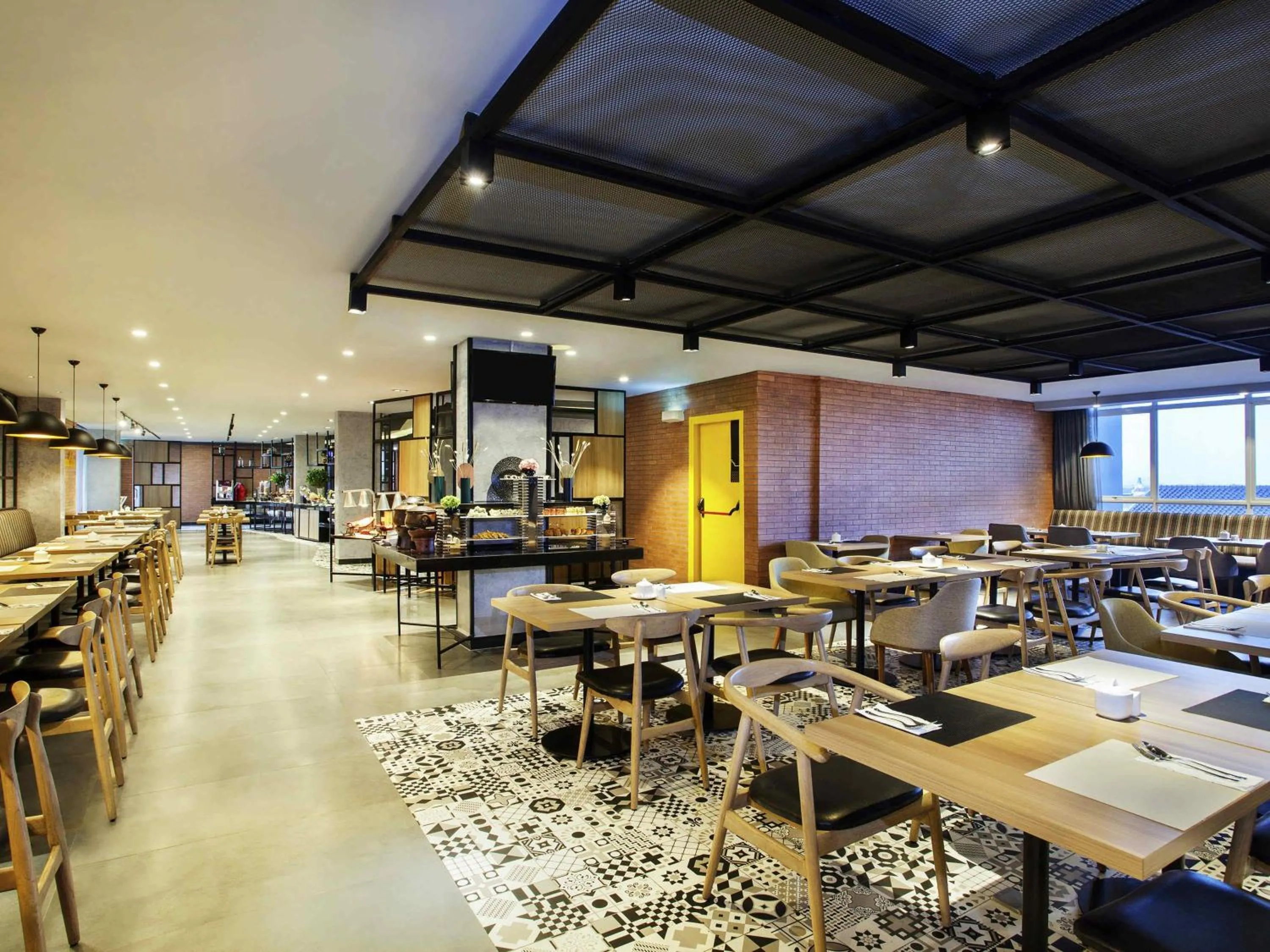 Restaurant/places to eat in ibis Styles Bekasi Jatibening