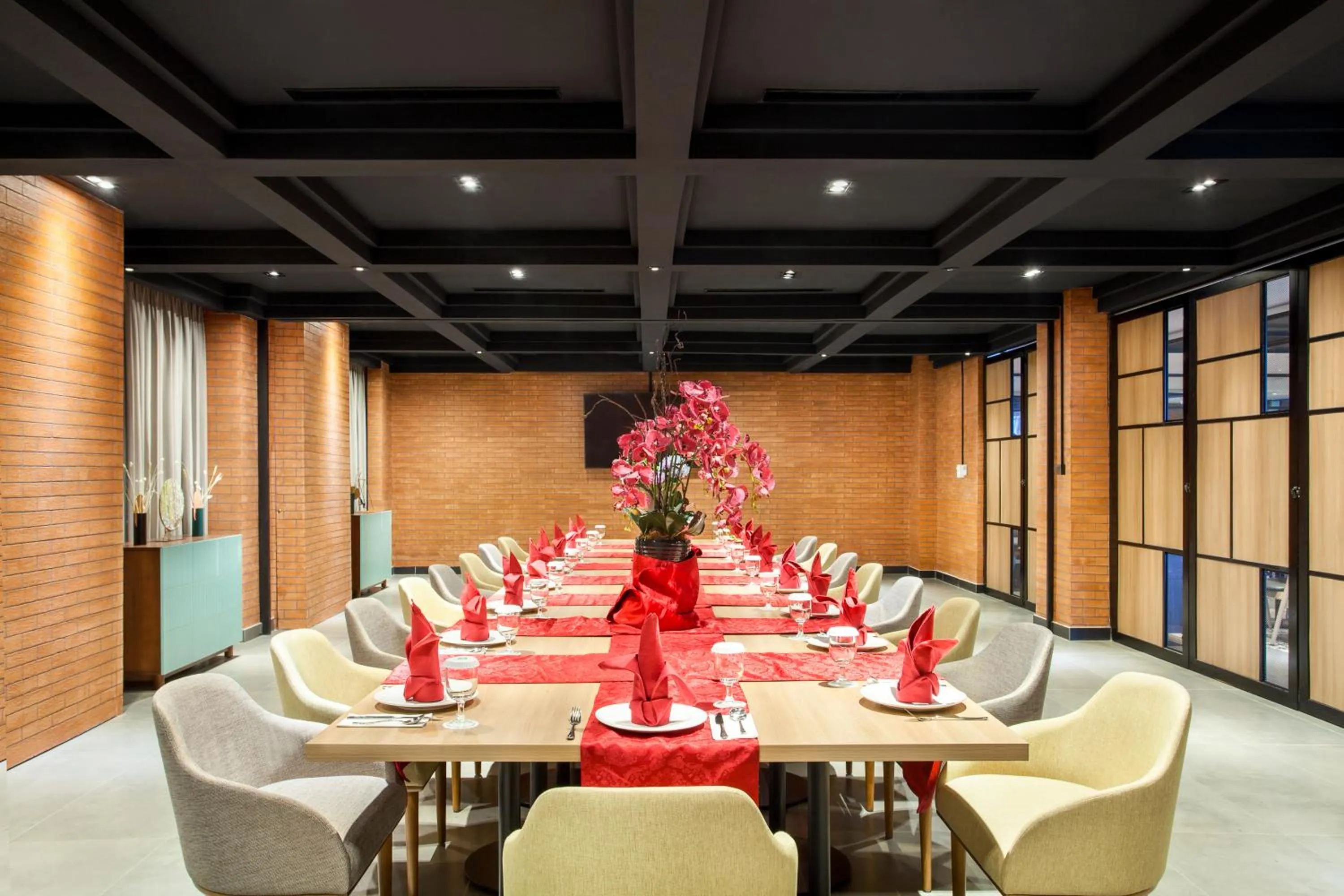 Restaurant/places to eat in ibis Styles Bekasi Jatibening