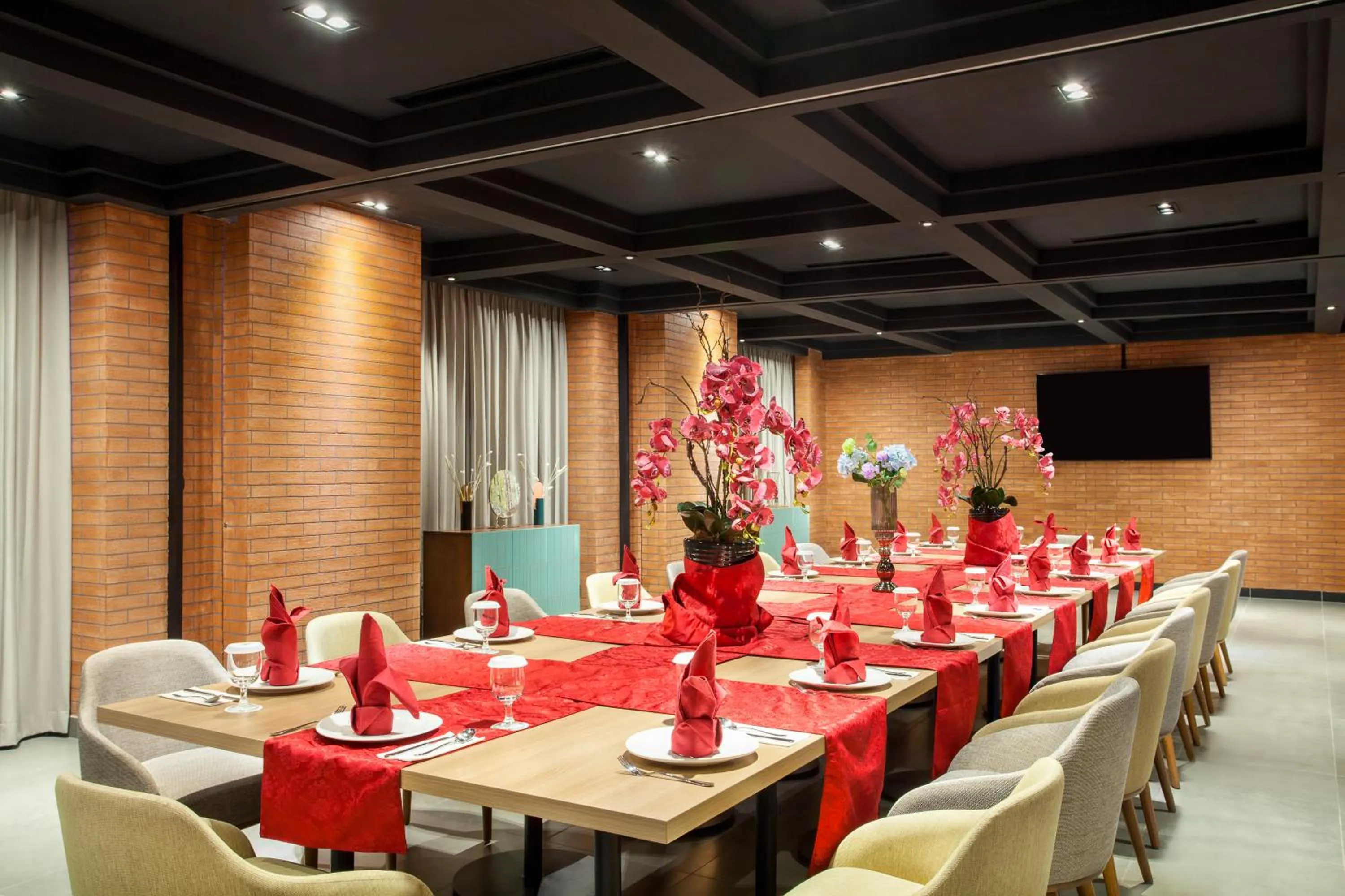 Restaurant/places to eat in ibis Styles Bekasi Jatibening