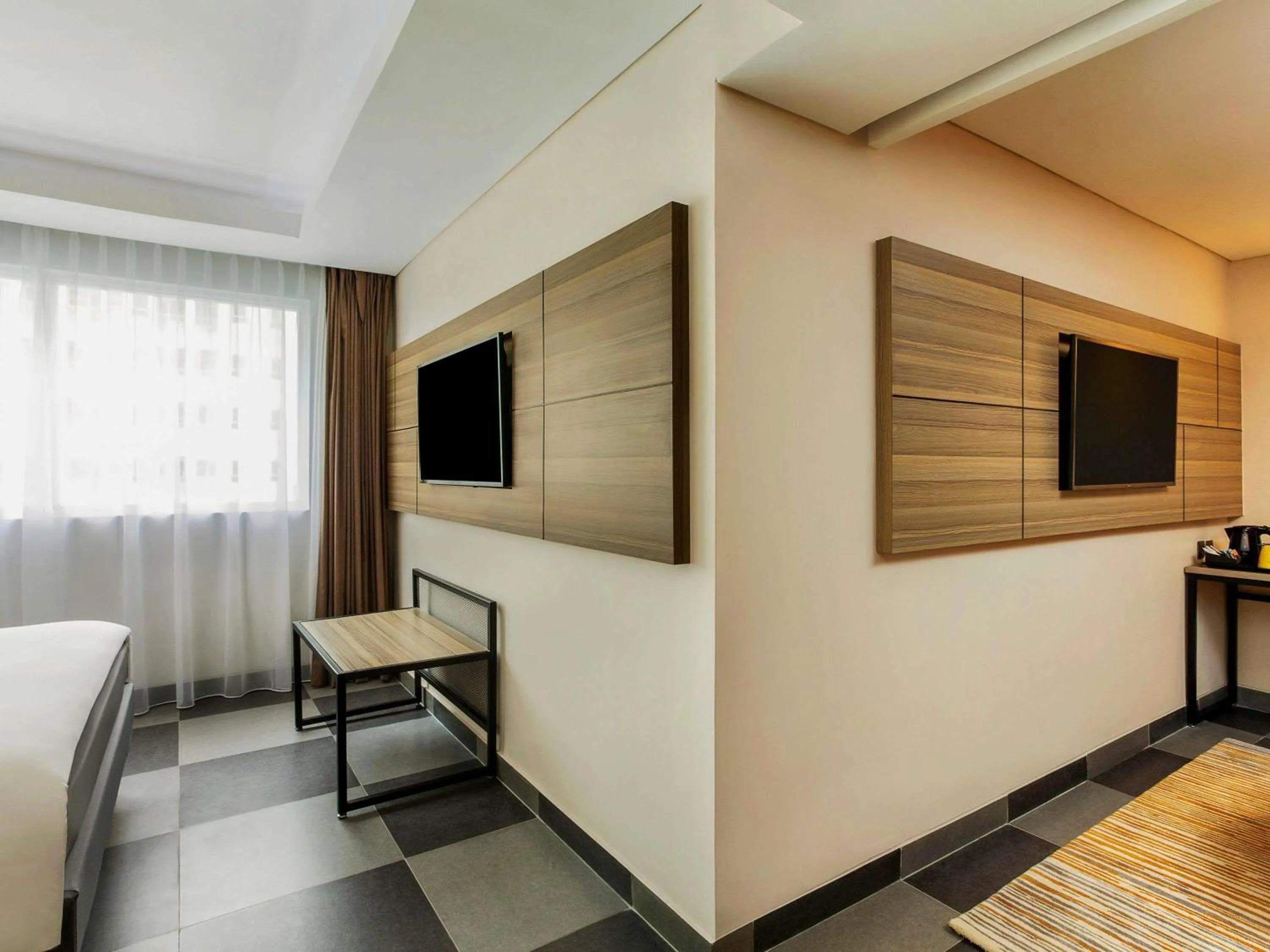Bedroom, Bed in ibis Styles Bekasi Jatibening