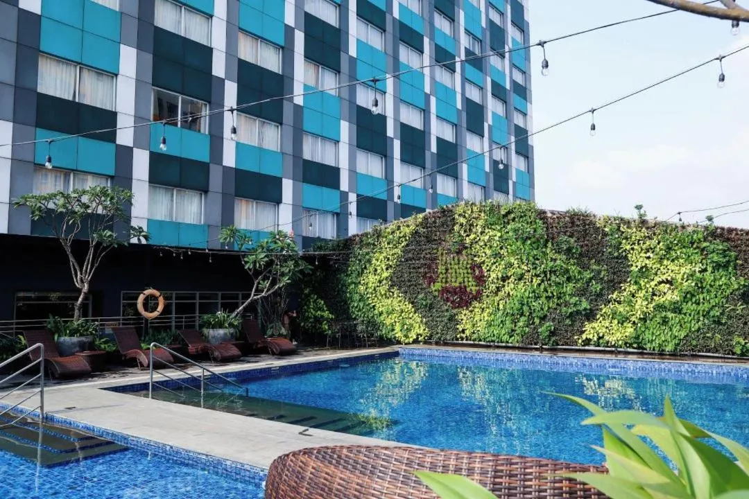 Swimming pool in ibis Styles Bekasi Jatibening