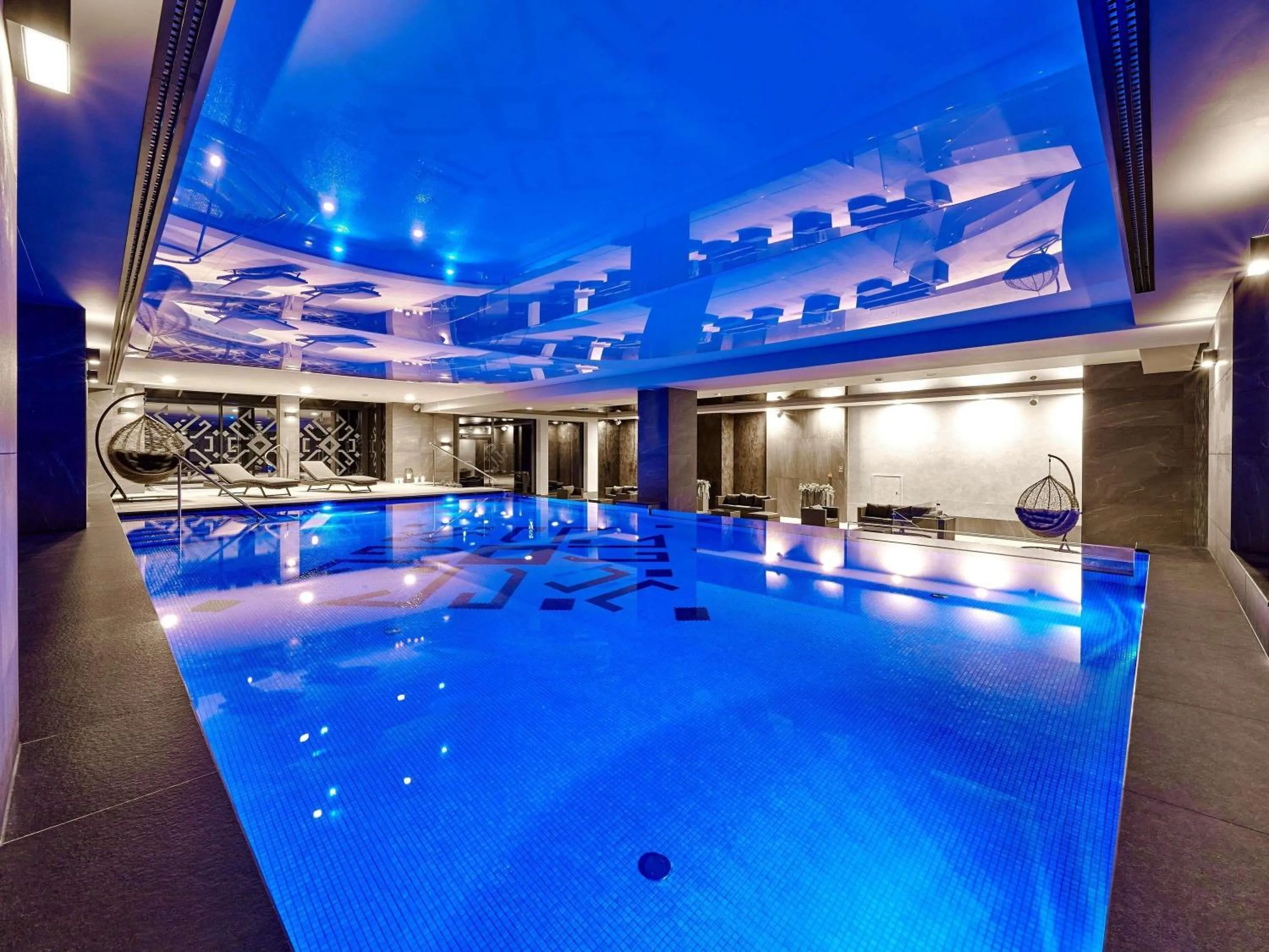 Pool view in ibis Styles Nowy Targ