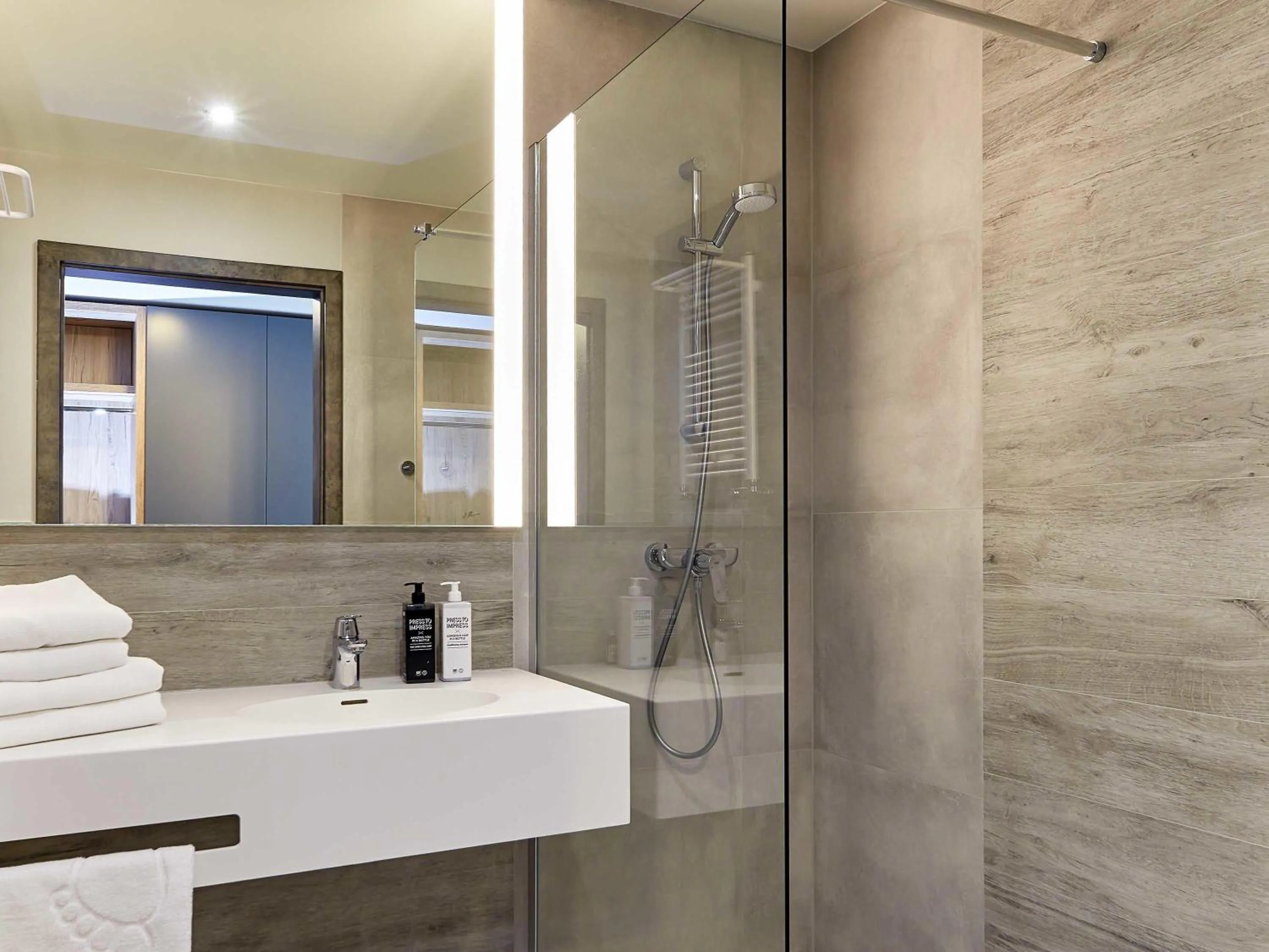 Bedroom in ibis Styles Nowy Targ