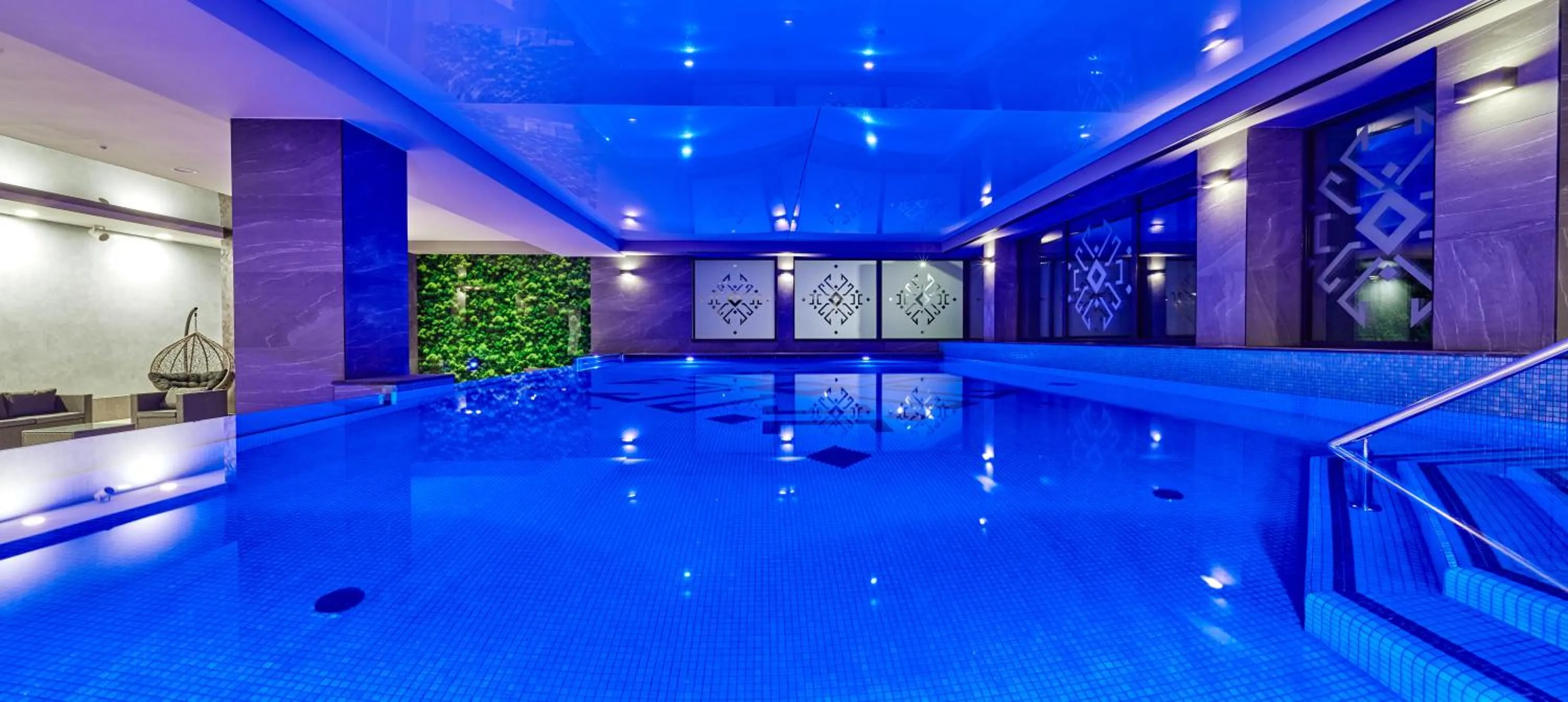 Swimming pool in ibis Styles Nowy Targ