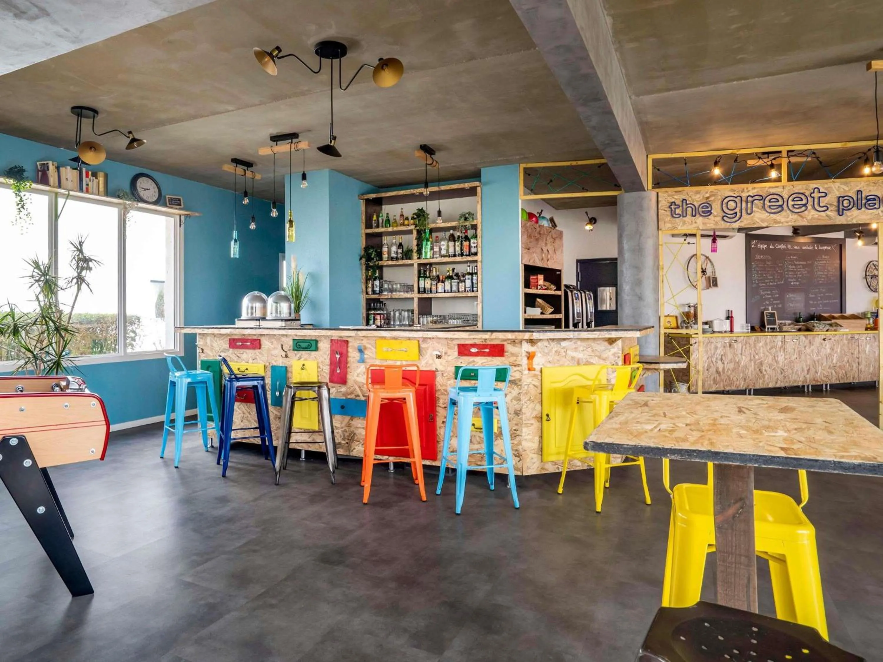 Lounge or bar in greet Hotel Bordeaux Aeroport