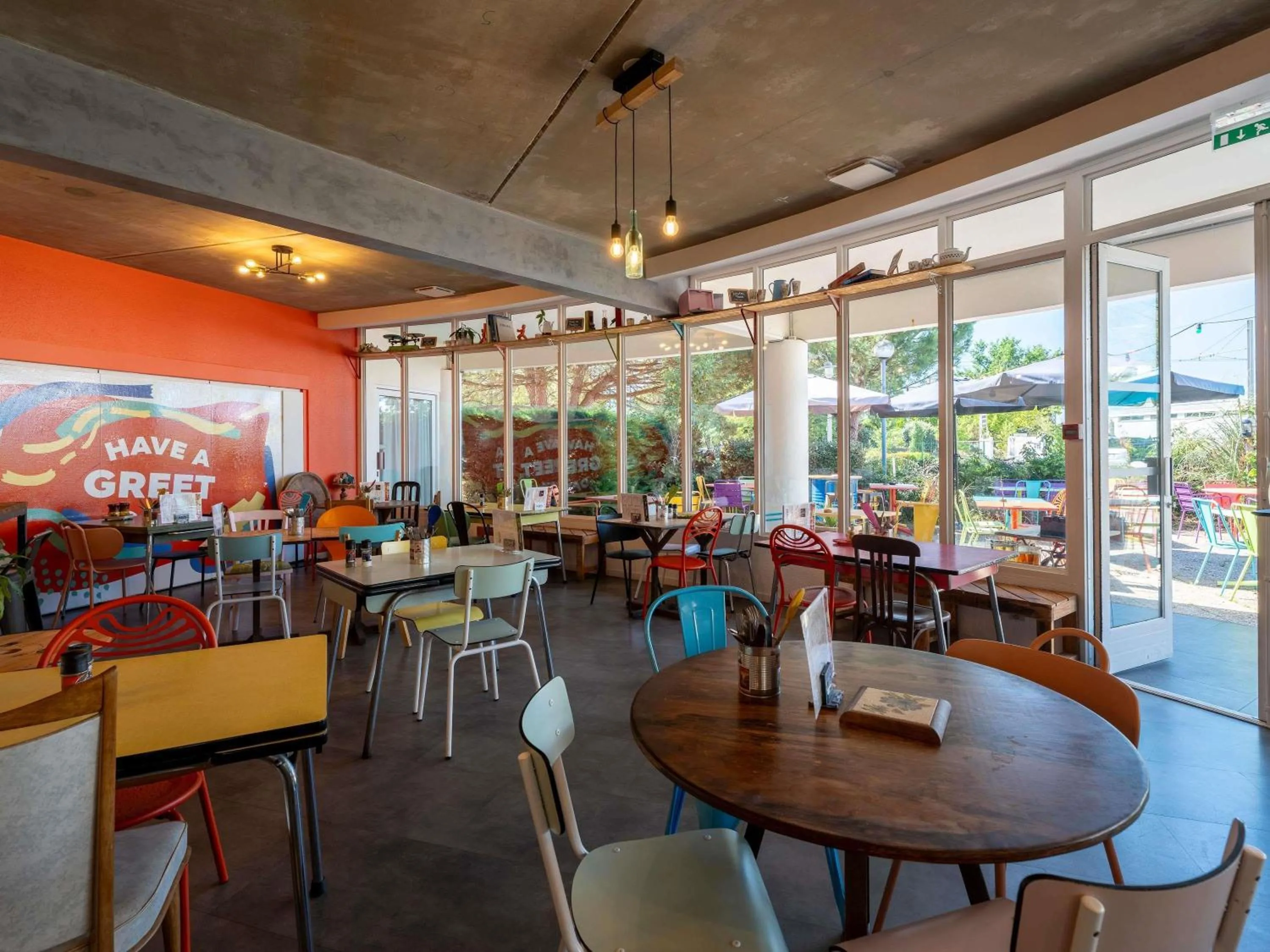 Restaurant/places to eat in greet Hotel Bordeaux Aeroport