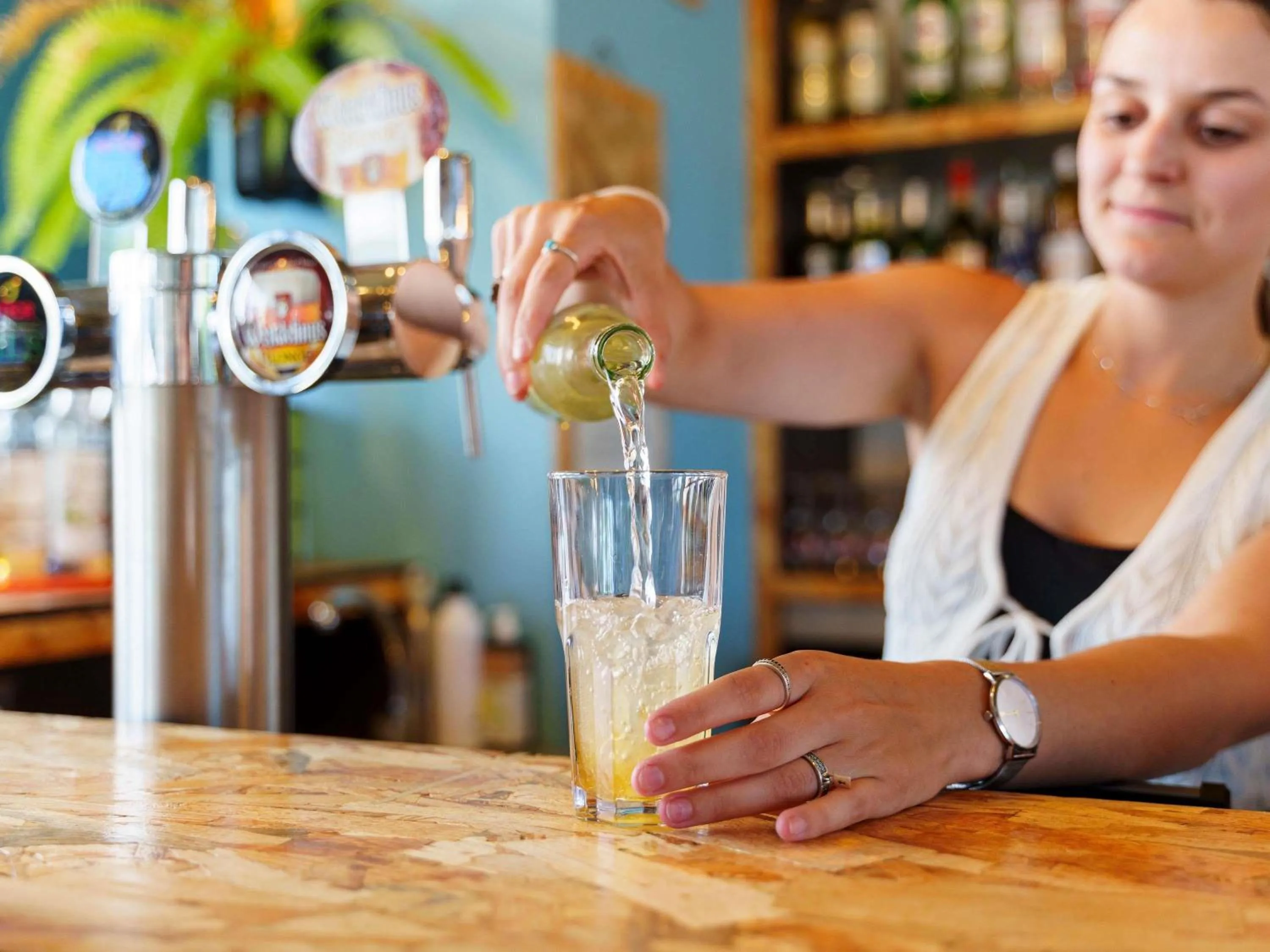 Lounge or bar in greet Hotel Bordeaux Aeroport