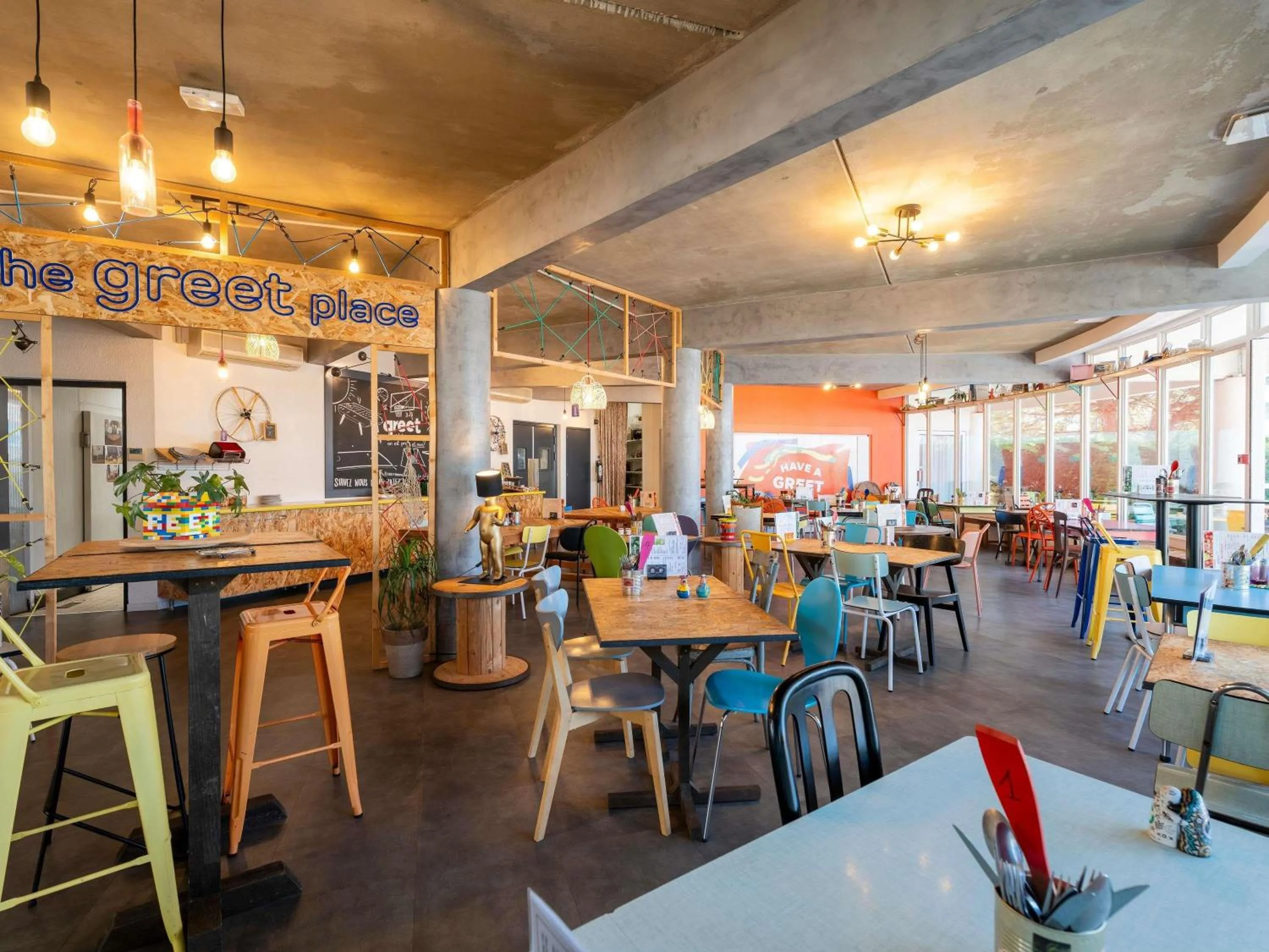 Restaurant/places to eat in greet Hotel Bordeaux Aeroport