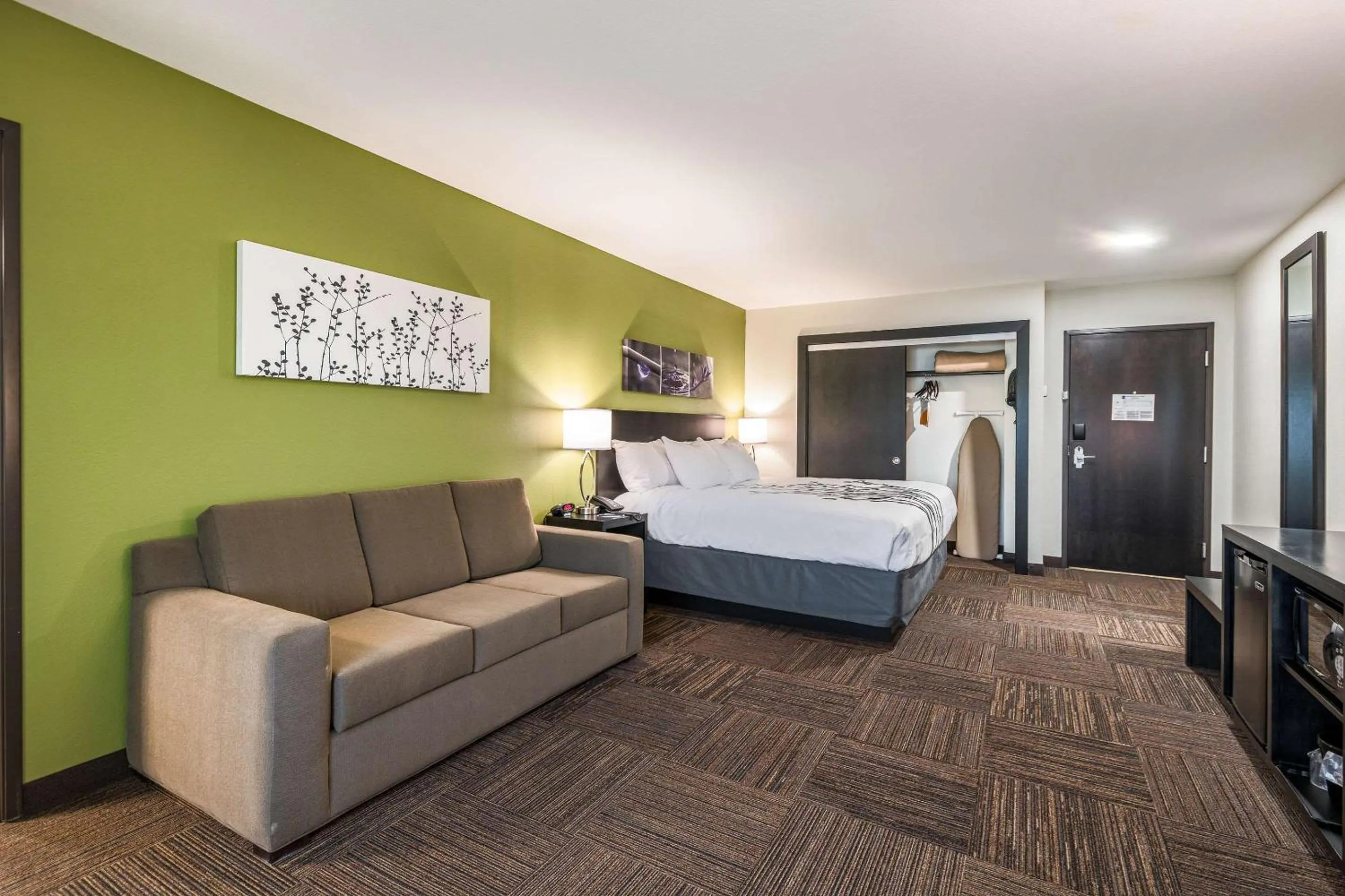 Photo of the whole room, Bed in Sleep Inn Baxley