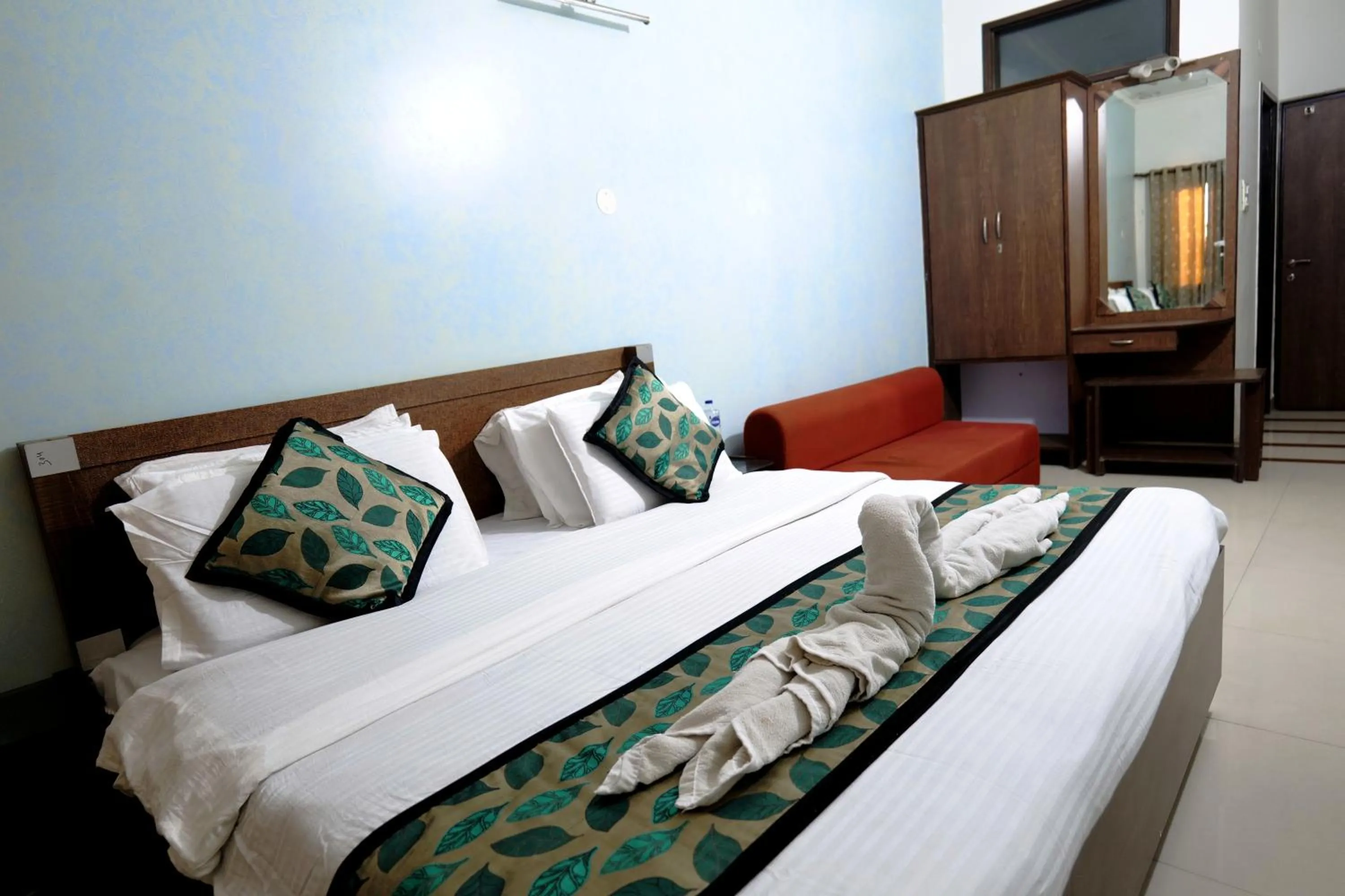View (from property/room), Bed in Hotel Holiday Comfort - 800 mts from Jallianwala Bagh