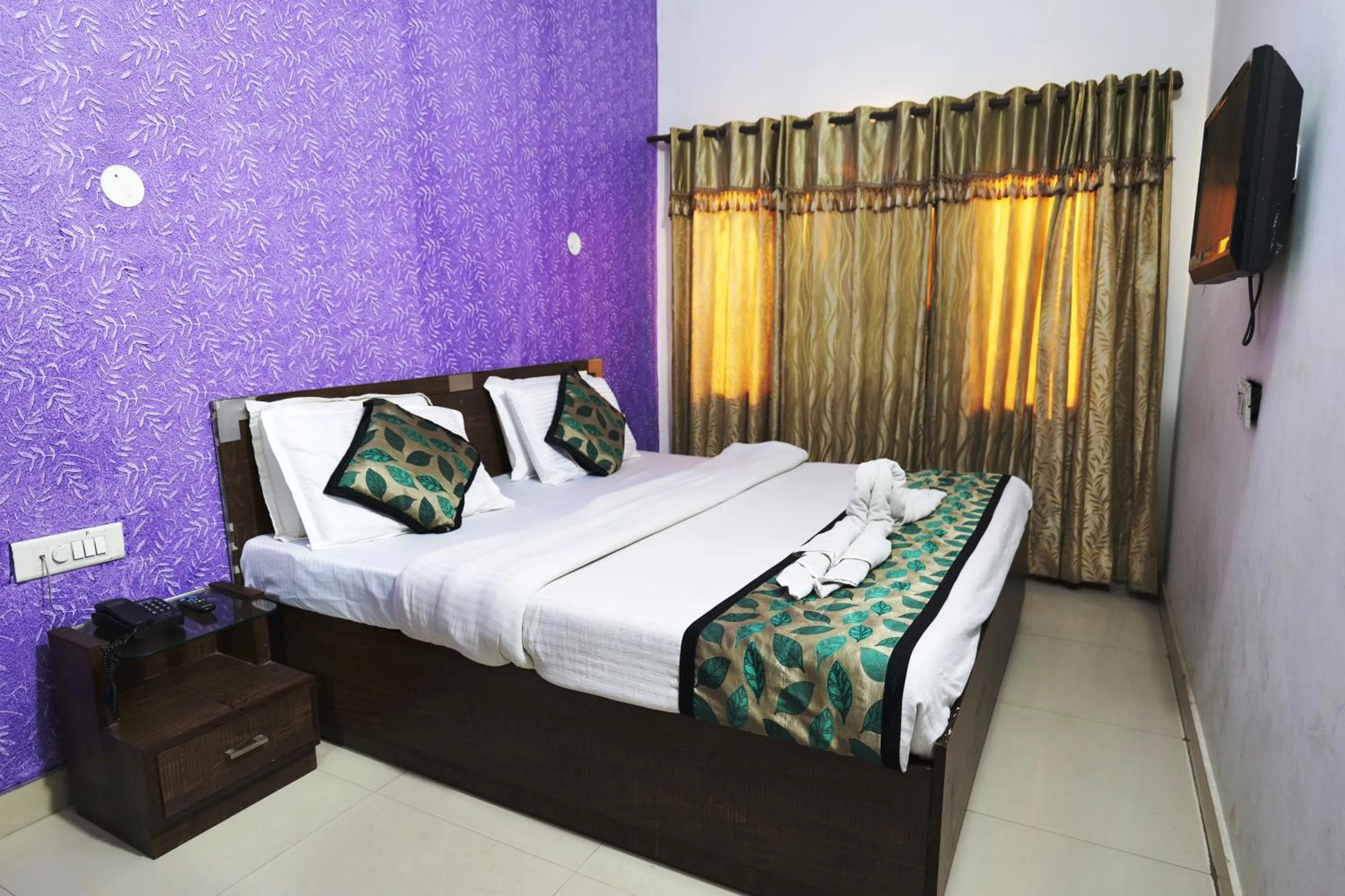 Bed in Hotel Holiday Comfort - 800 mts from Jallianwala Bagh