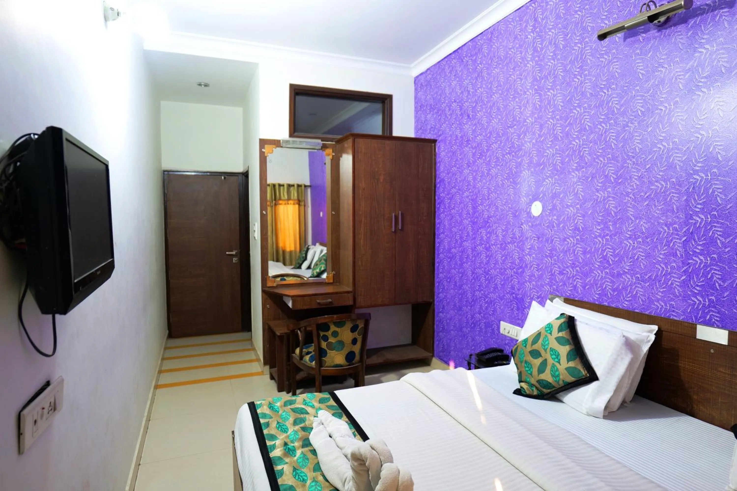 View (from property/room), Bed in Hotel Holiday Comfort - 800 mts from Jallianwala Bagh