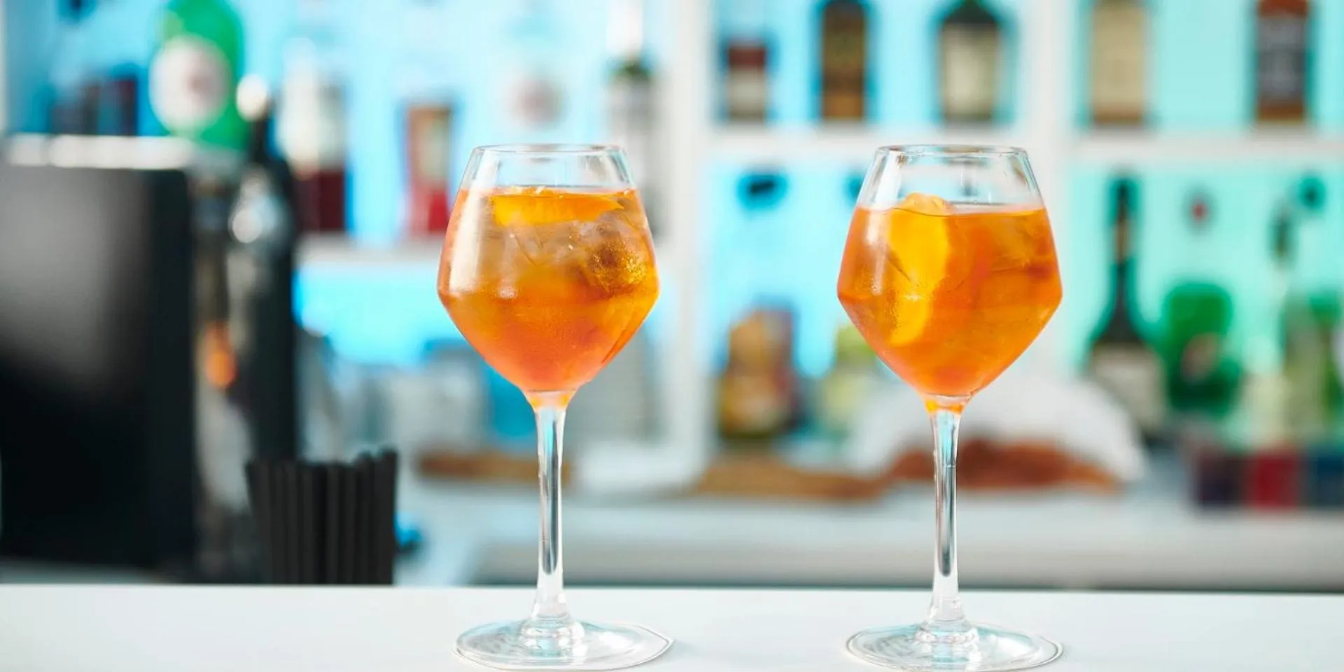 Lounge or bar in Best Western Plus Hotel Carlton Annecy