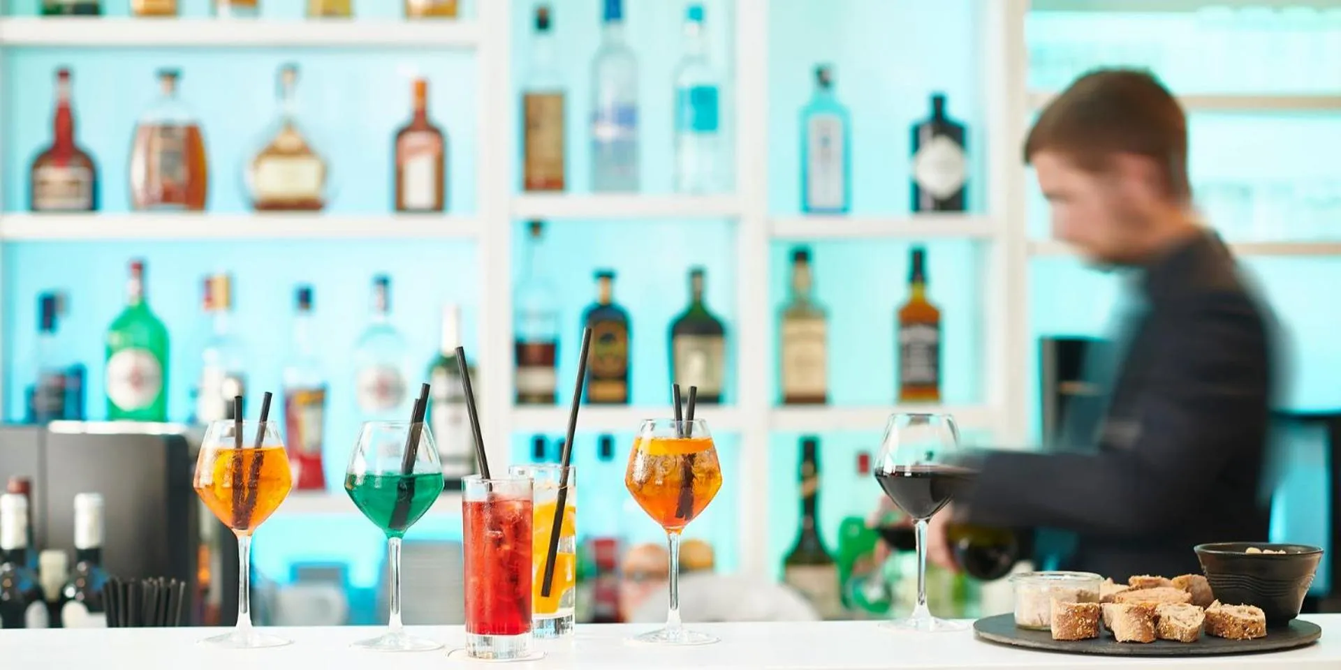 Lounge or bar in Best Western Plus Hotel Carlton Annecy