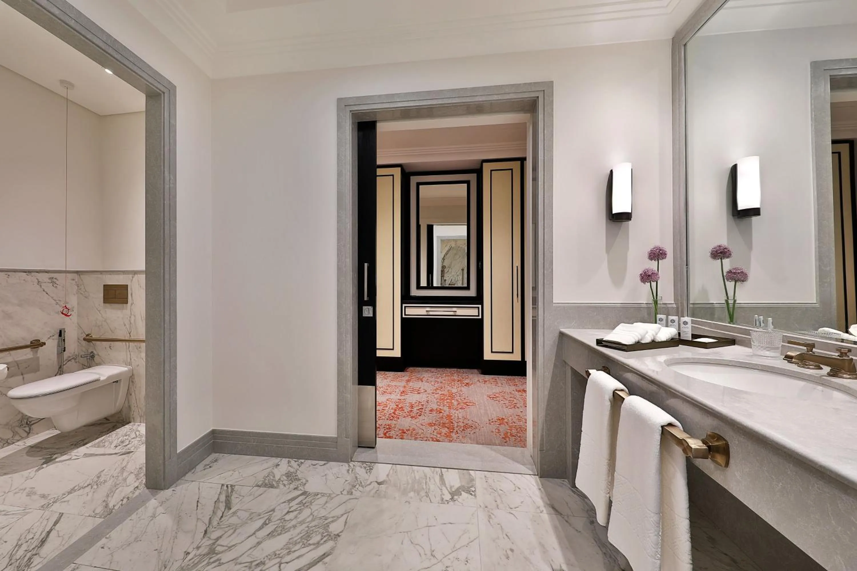 Bathroom, Bed in The St. Regis Amman