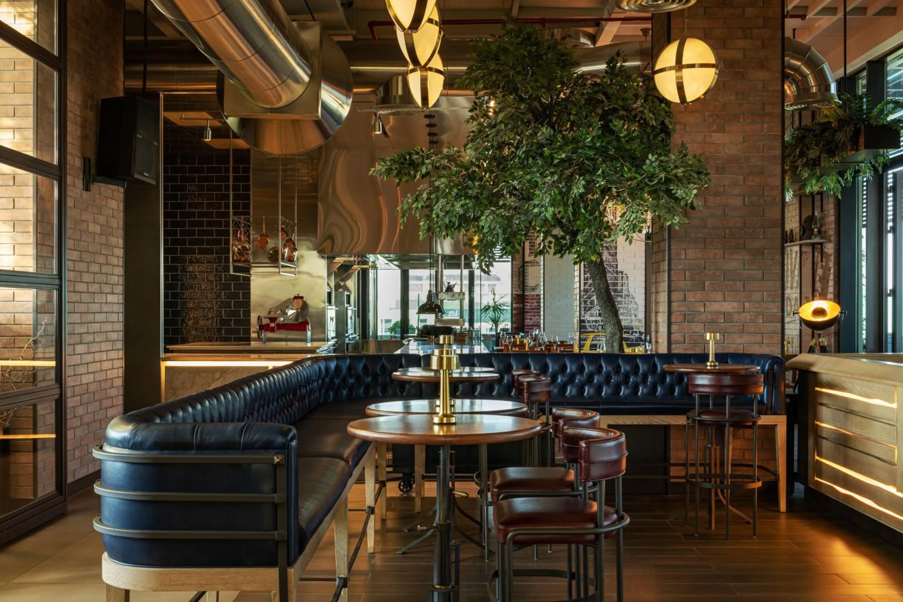 Lounge or bar in The St. Regis Amman