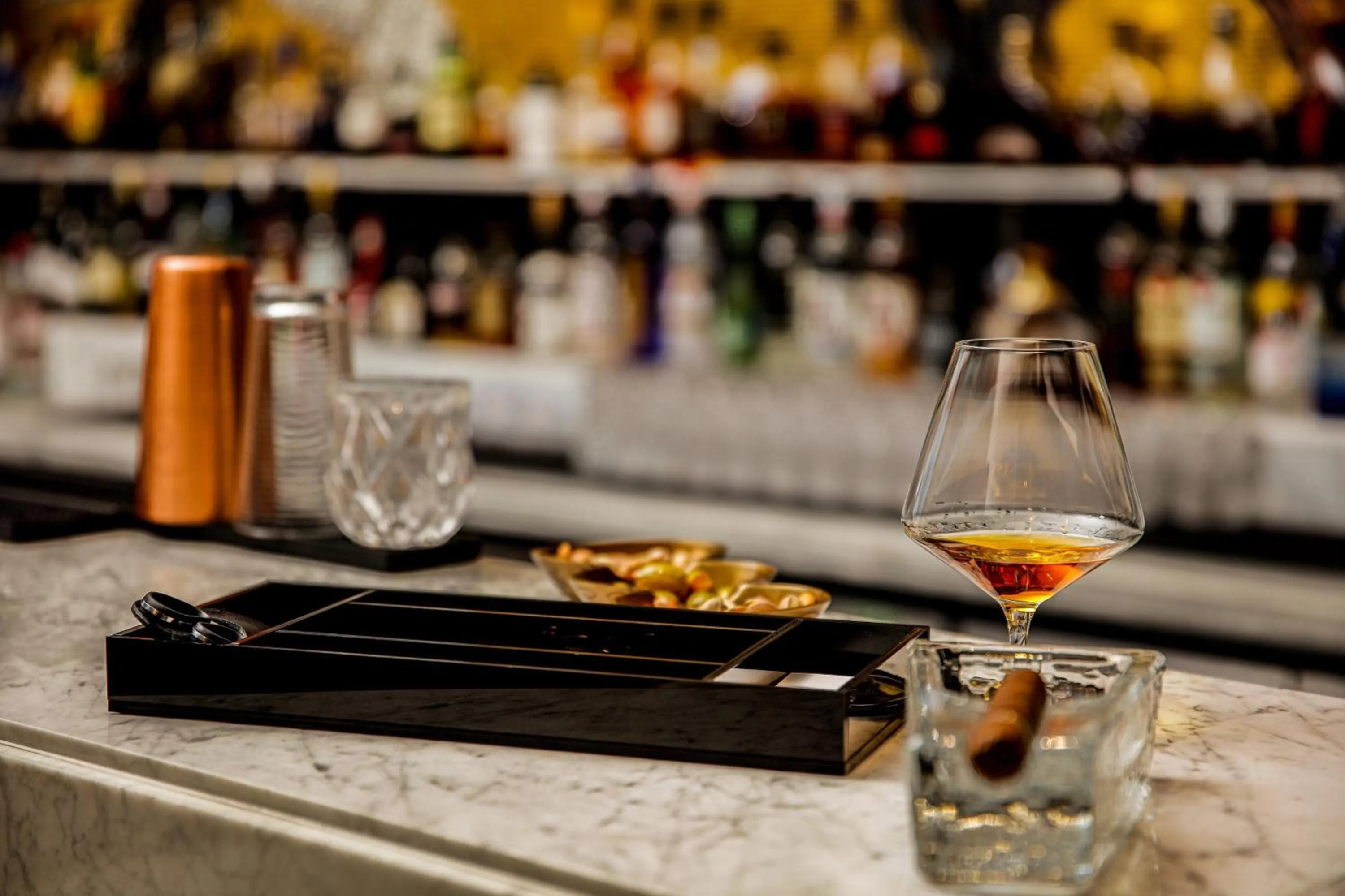 Lounge or bar in The St. Regis Amman