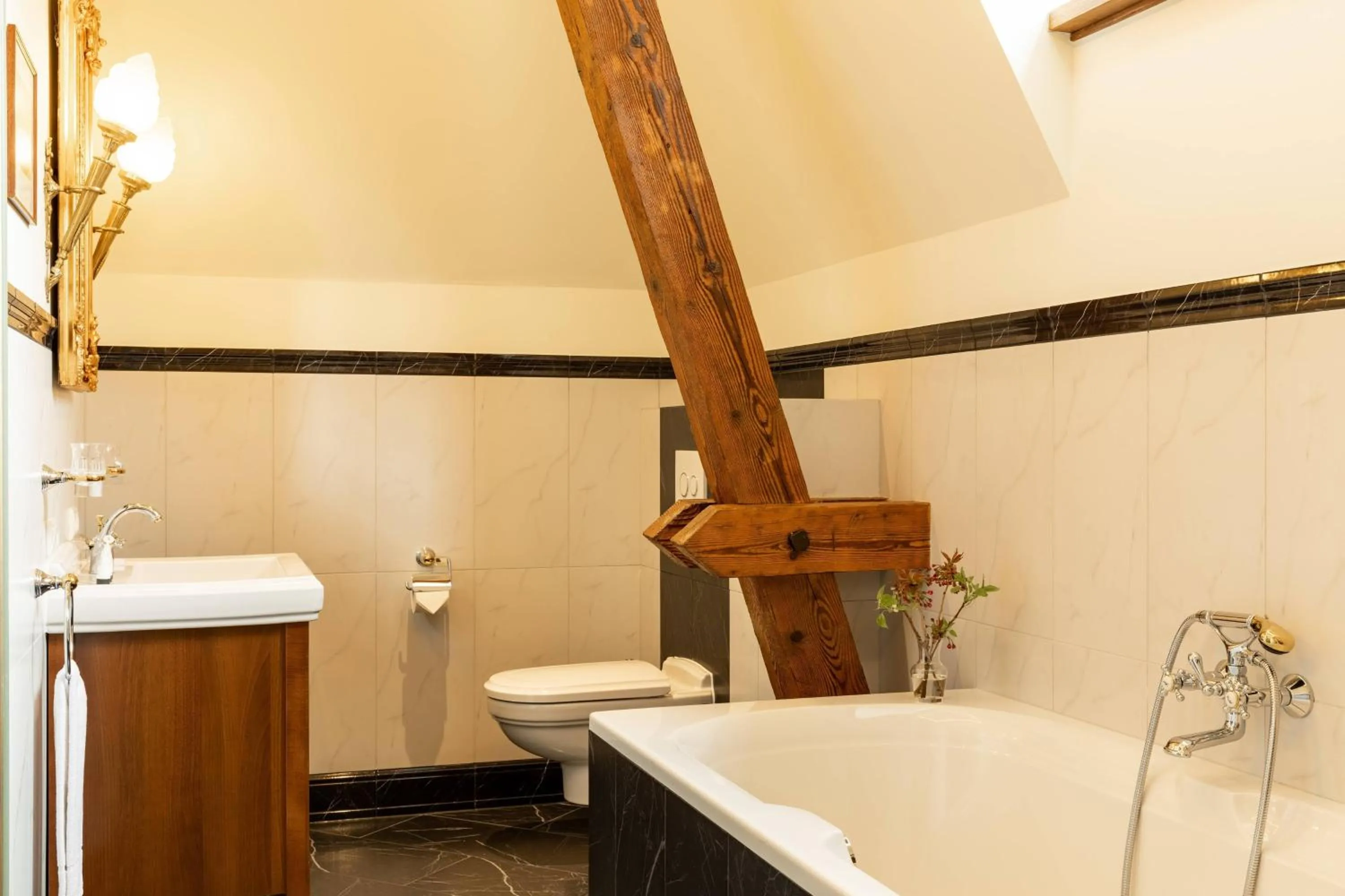 Bathroom in Schloss Lieser, Autograph Collection