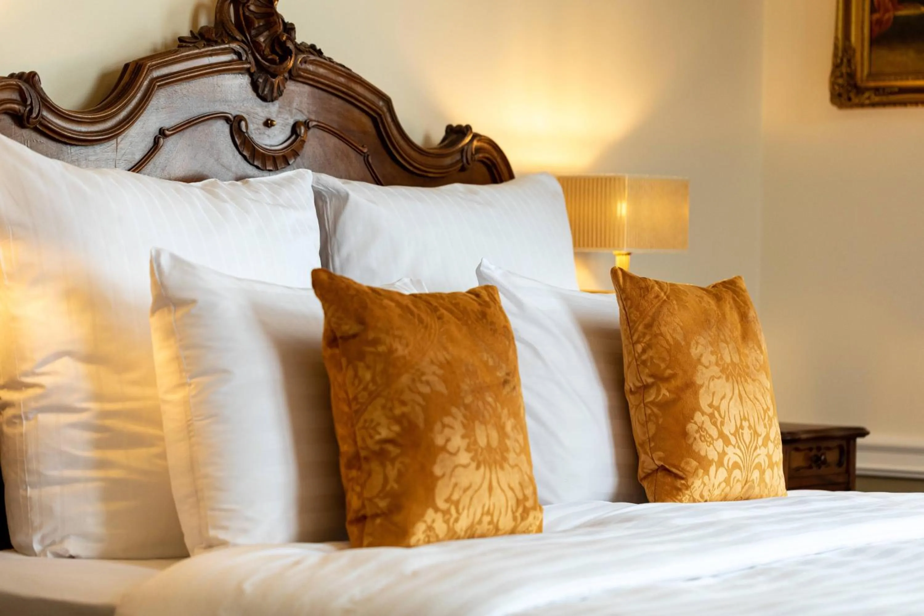 Photo of the whole room, Bed in Schloss Lieser, Autograph Collection