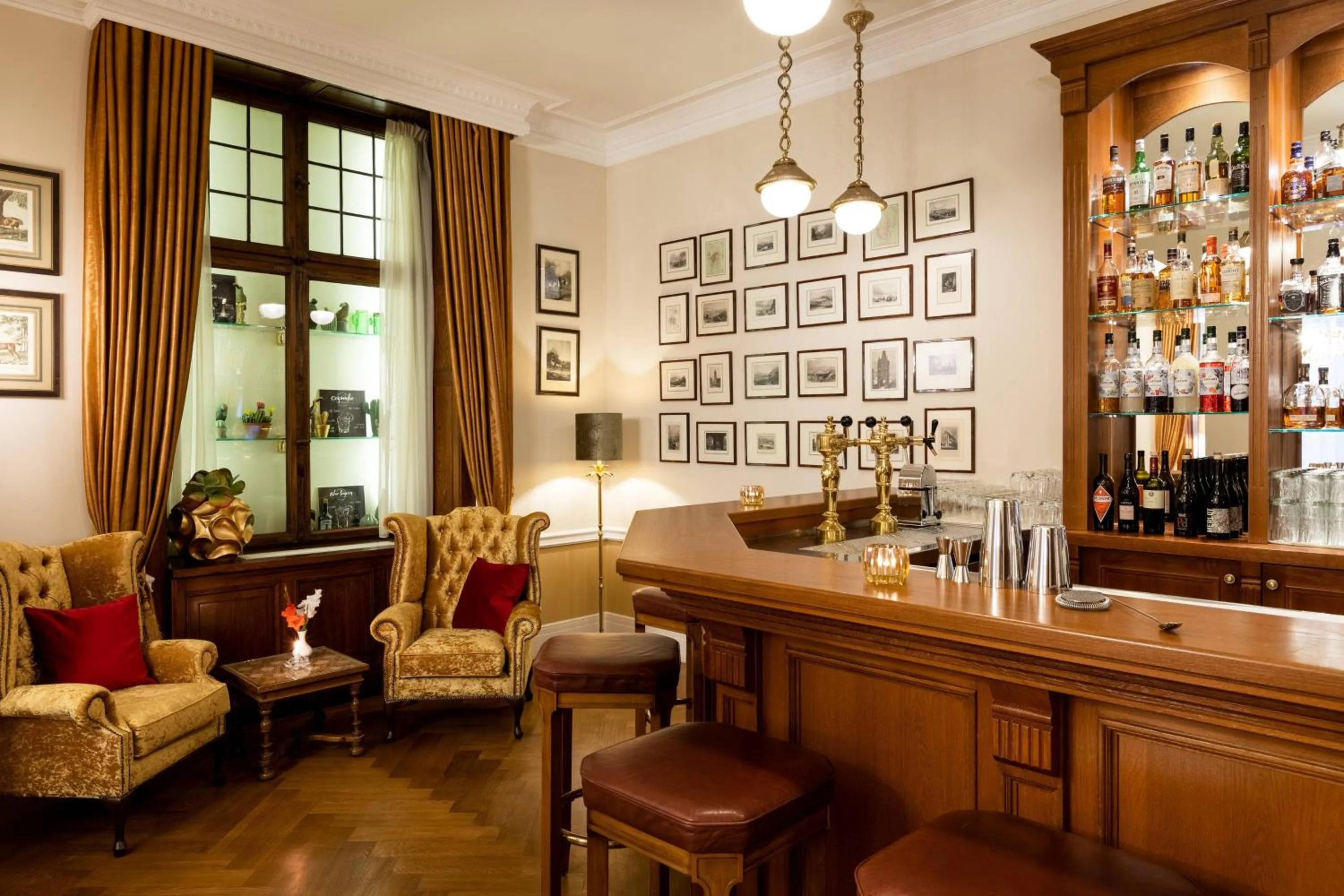 Lounge or bar in Schloss Lieser, Autograph Collection